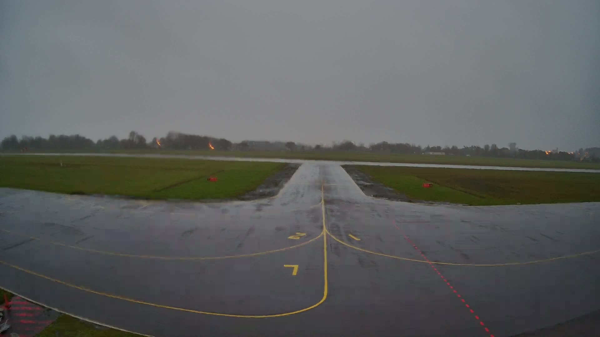 Lannion Cote de Granit  Airport Live Cam  LAI  - Lannion, Cotes-d'Armor, Bretagne, France