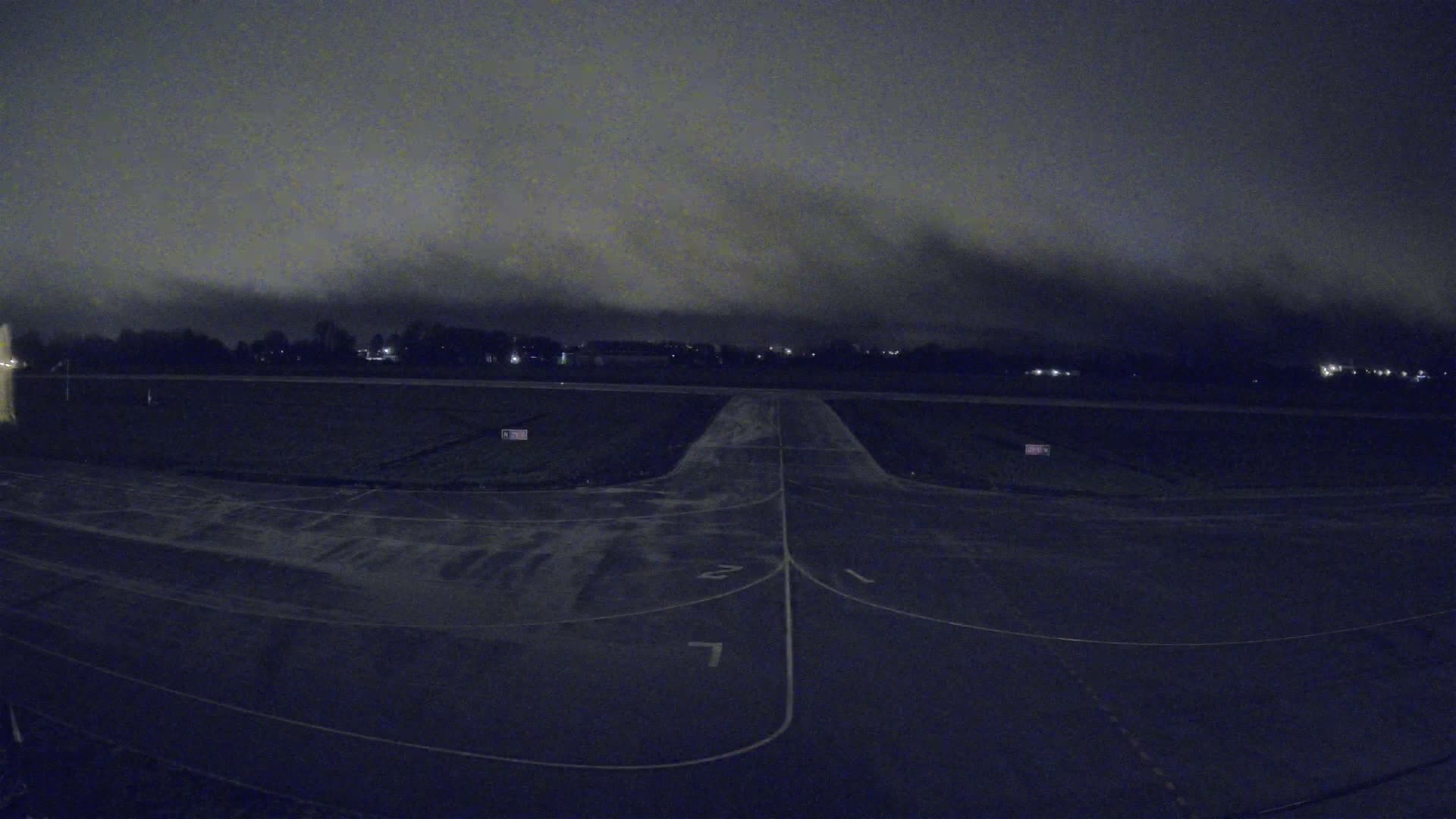 Lannion Cote de Granit  Airport Live Cam  LAI  - Lannion, Cotes-d'Armor, Bretagne, France