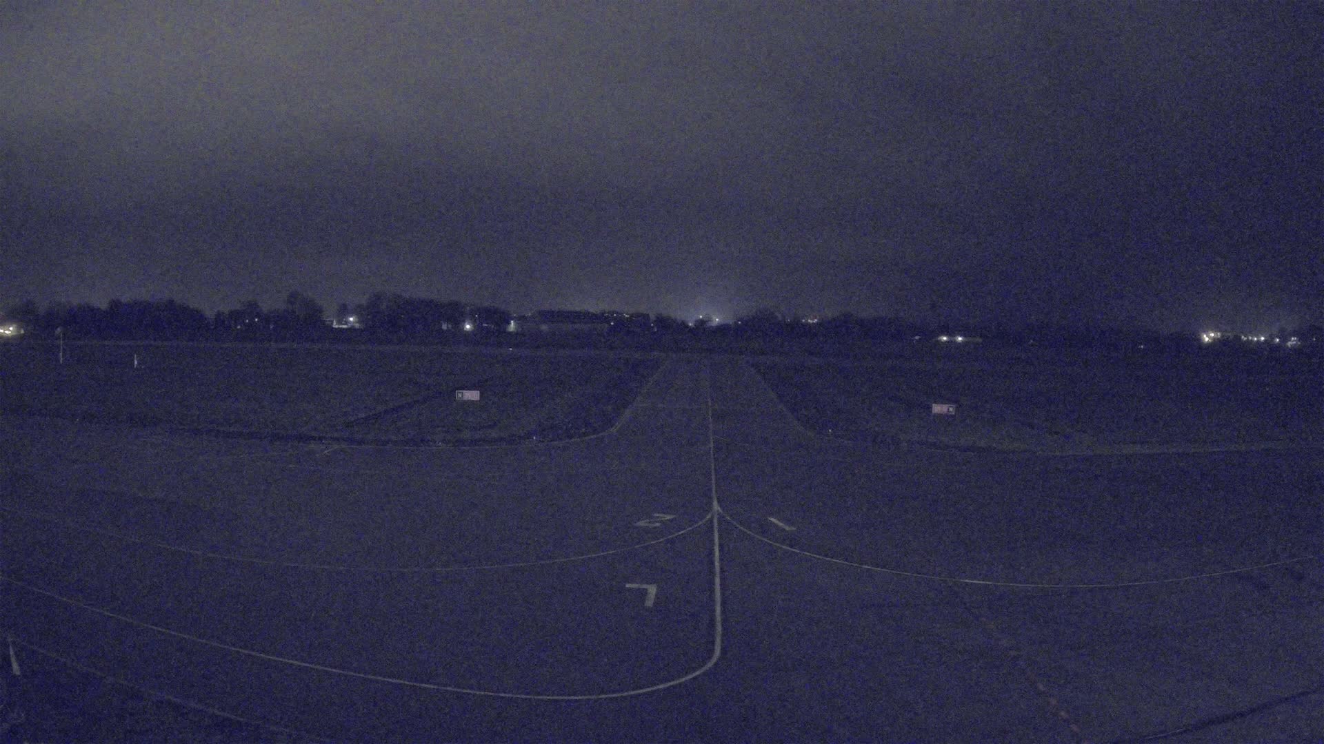 Lannion Cote de Granit  Airport Live Cam  LAI  - Lannion, Cotes-d'Armor, Bretagne, France