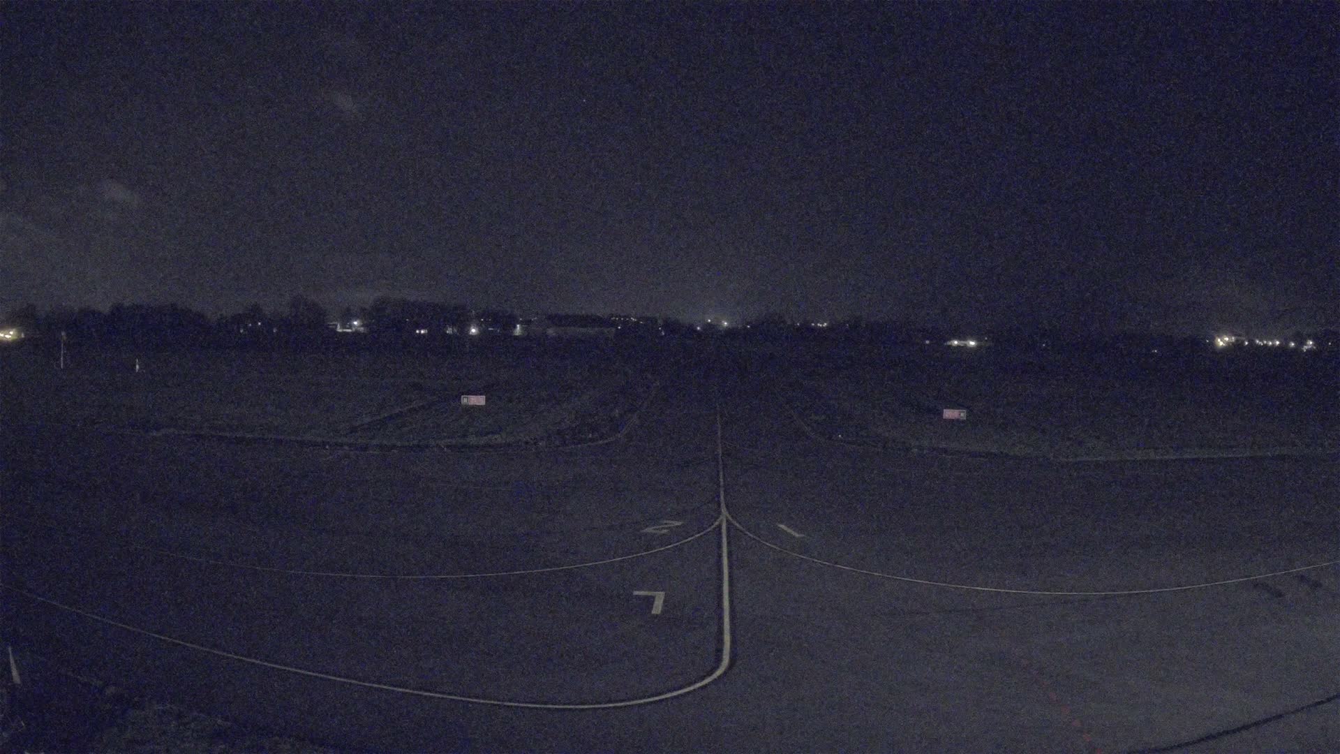 Lannion Cote de Granit  Airport Live Cam  LAI  - Lannion, Cotes-d'Armor, Bretagne, France