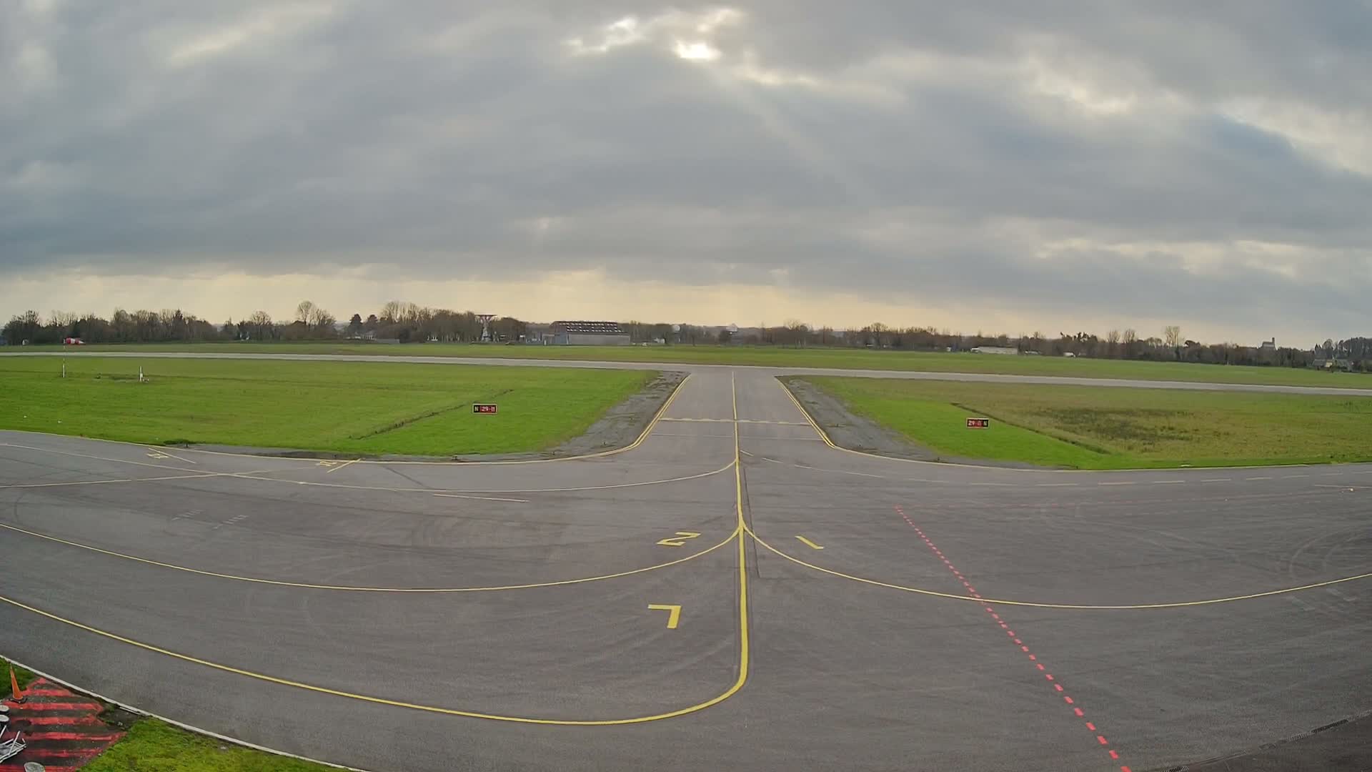 Lannion Cote de Granit  Airport Live Cam  LAI  - Lannion, Cotes-d'Armor, Bretagne, France
