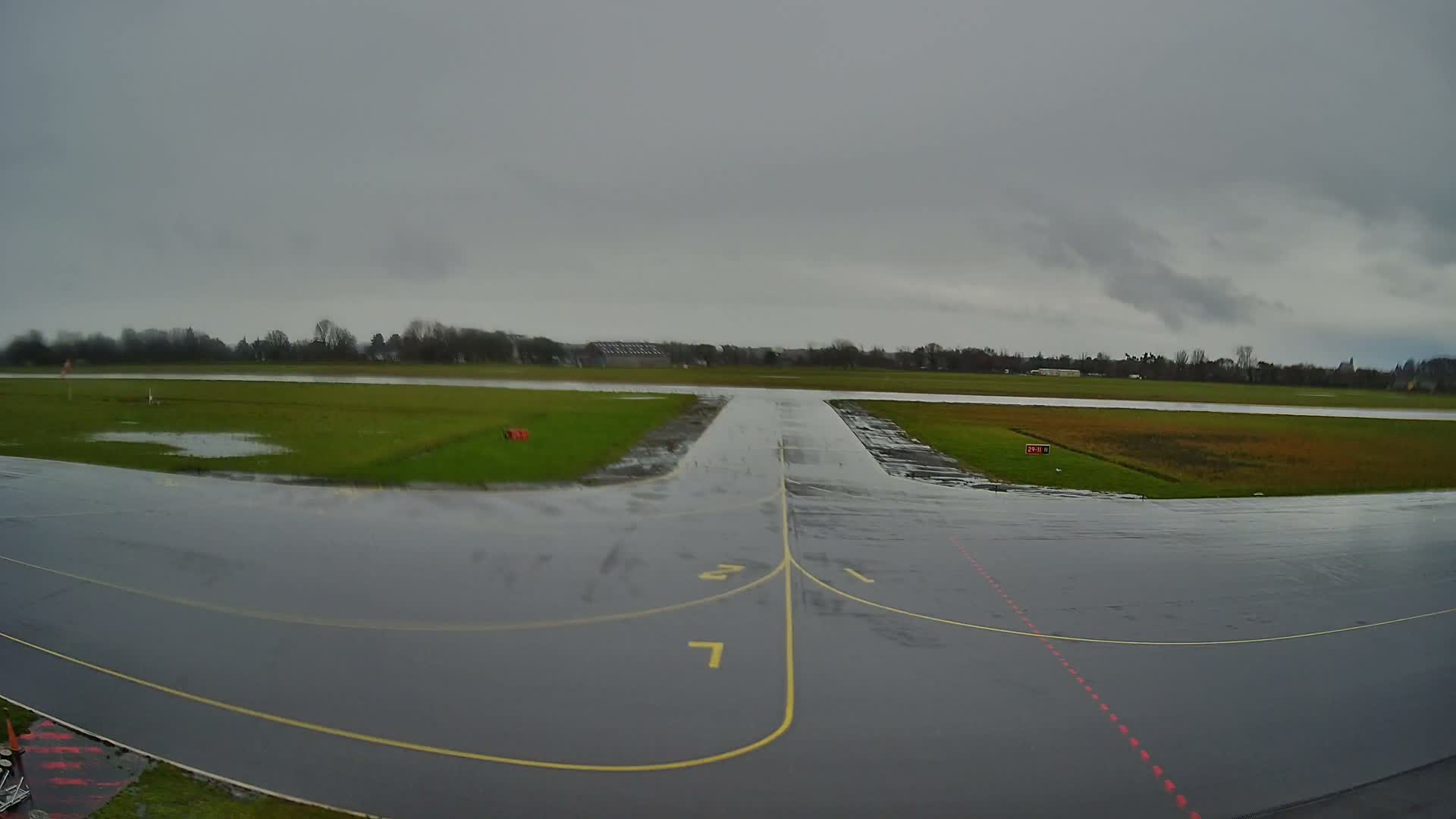 Lannion Cote de Granit  Airport Live Cam  LAI  - Lannion, Cotes-d'Armor, Bretagne, France