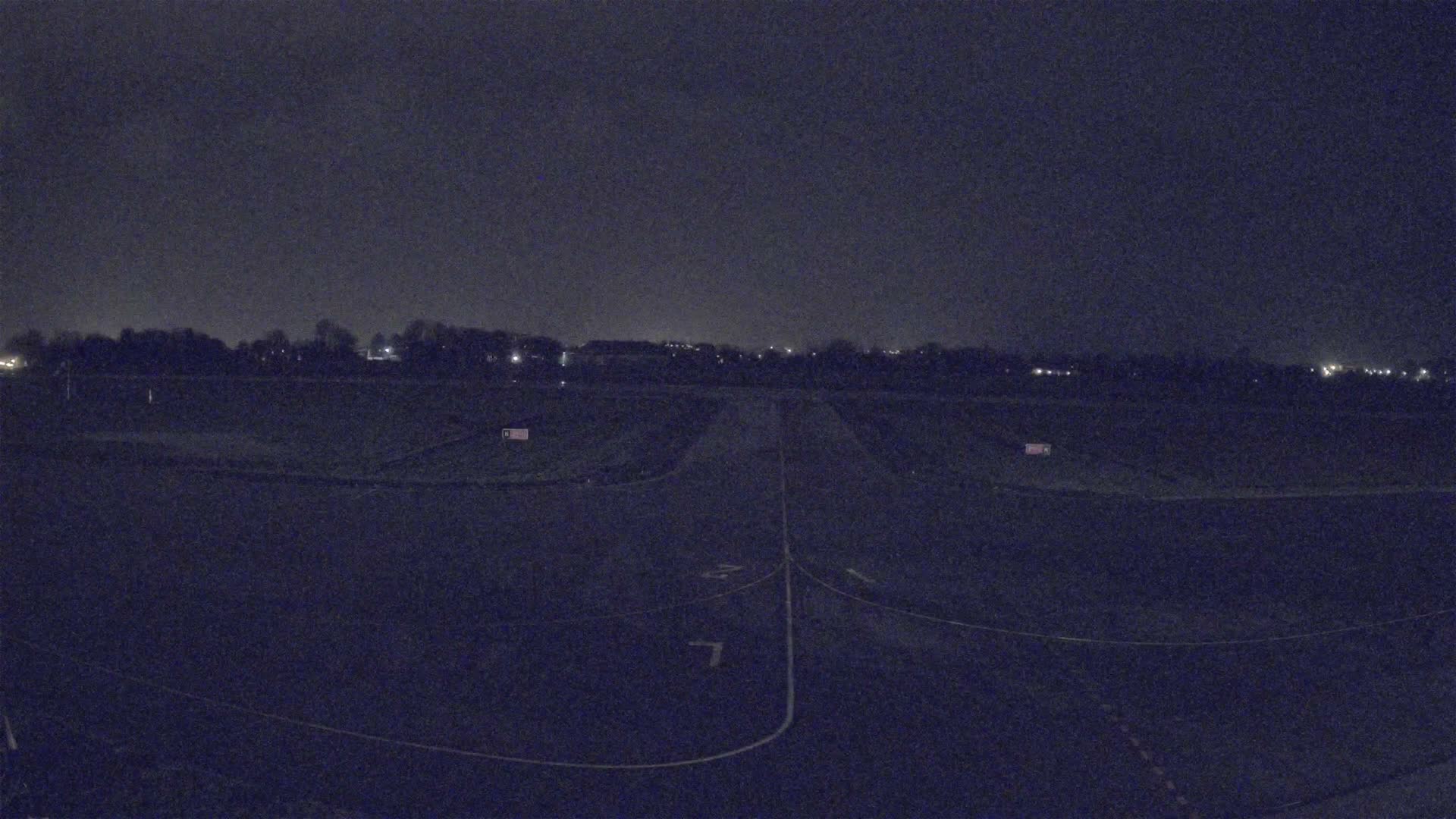 Lannion Cote de Granit  Airport Live Cam  LAI  - Lannion, Cotes-d'Armor, Bretagne, France