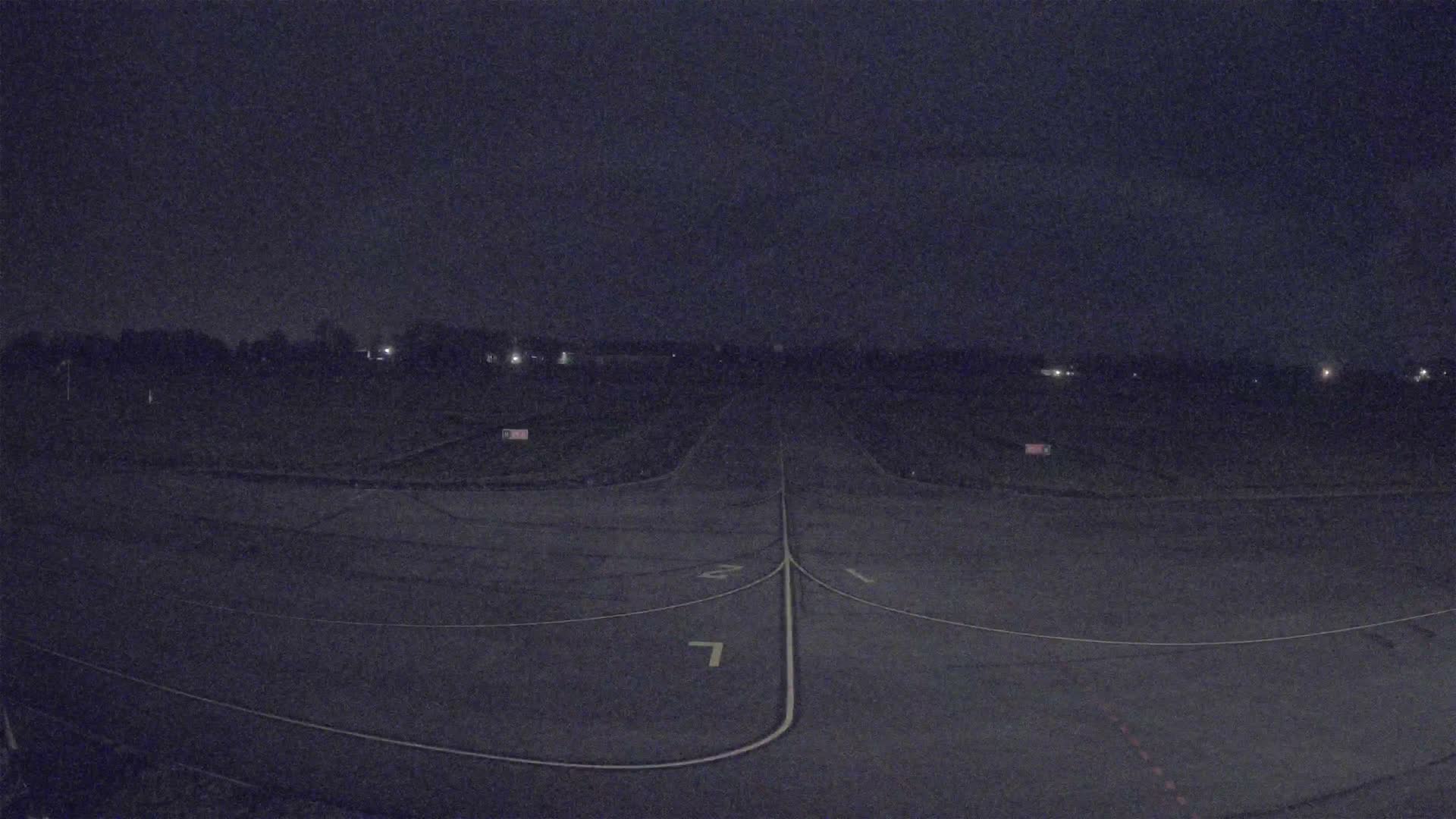 Lannion Cote de Granit  Airport Live Cam  LAI  - Lannion, Cotes-d'Armor, Bretagne, France
