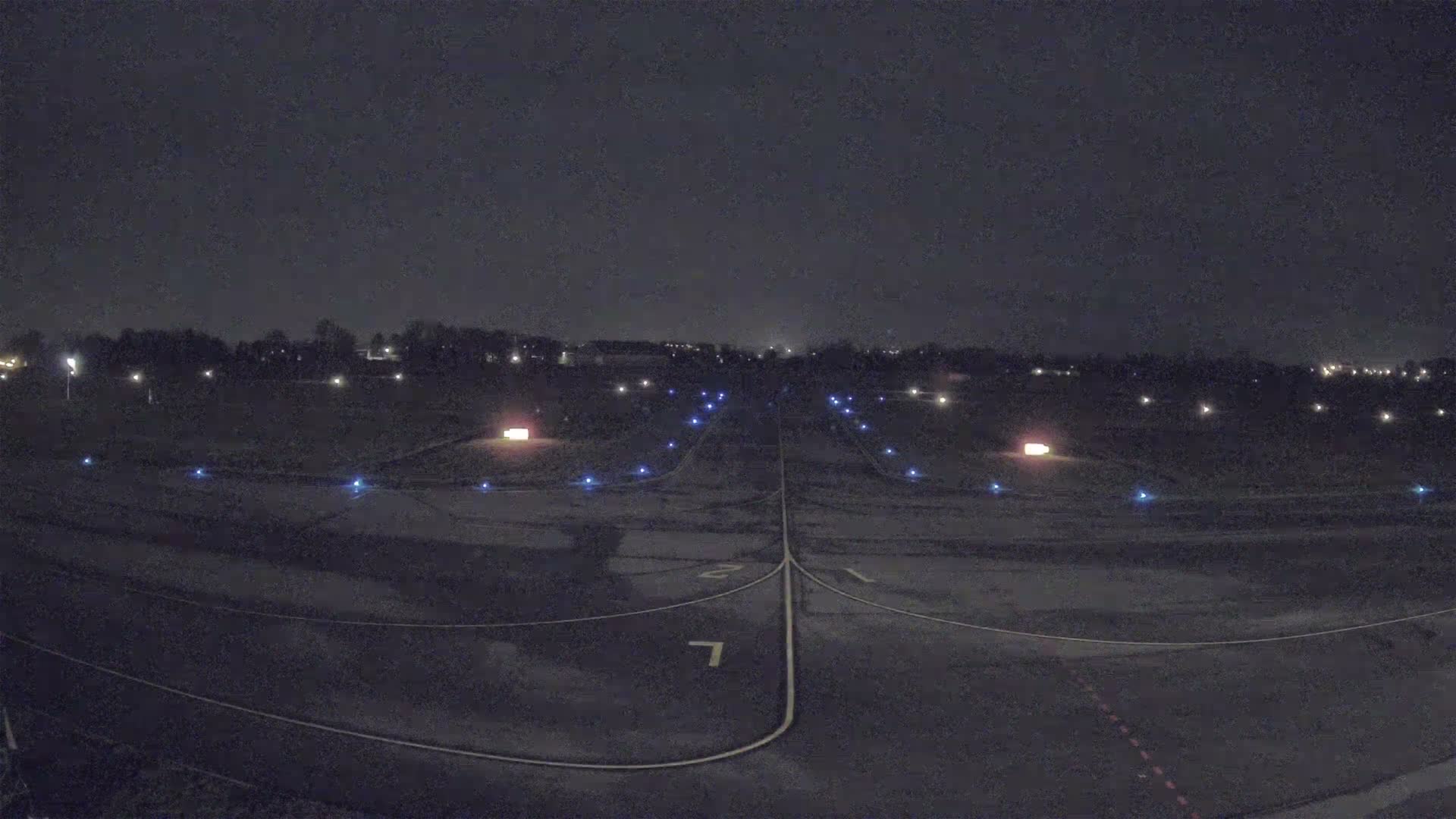 Lannion Cote de Granit  Airport Live Cam  LAI  - Lannion, Cotes-d'Armor, Bretagne, France