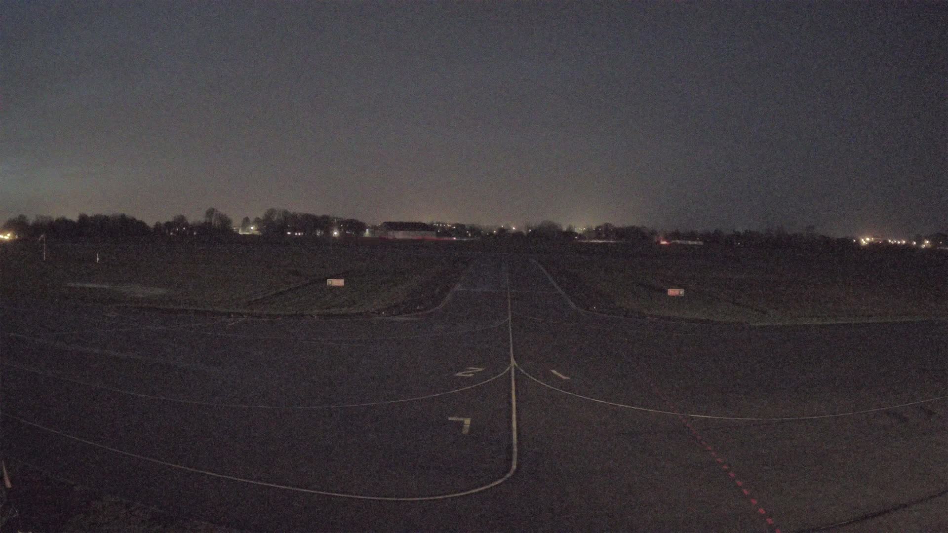 Lannion Cote de Granit  Airport Live Cam  LAI  - Lannion, Cotes-d'Armor, Bretagne, France