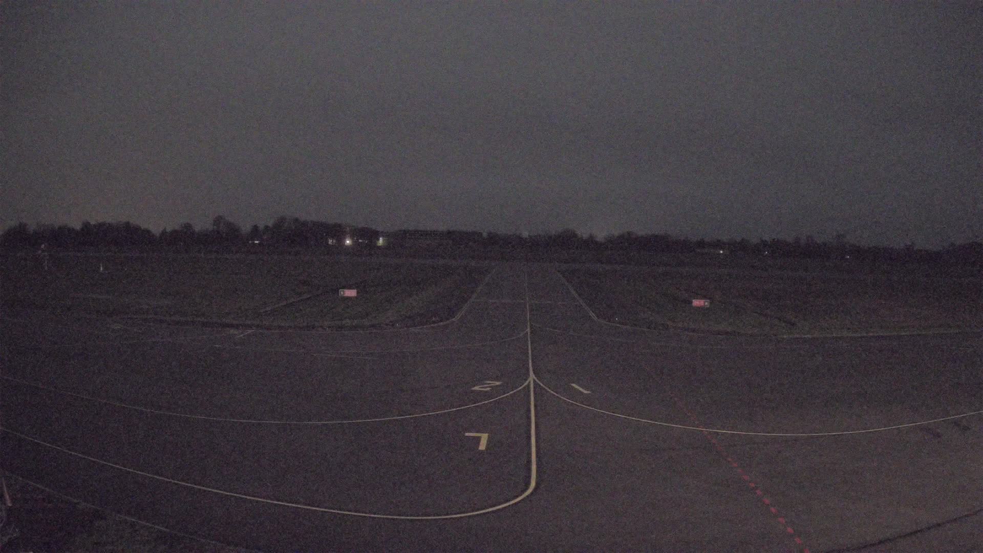 Lannion Cote de Granit  Airport Live Cam  LAI  - Lannion, Cotes-d'Armor, Bretagne, France