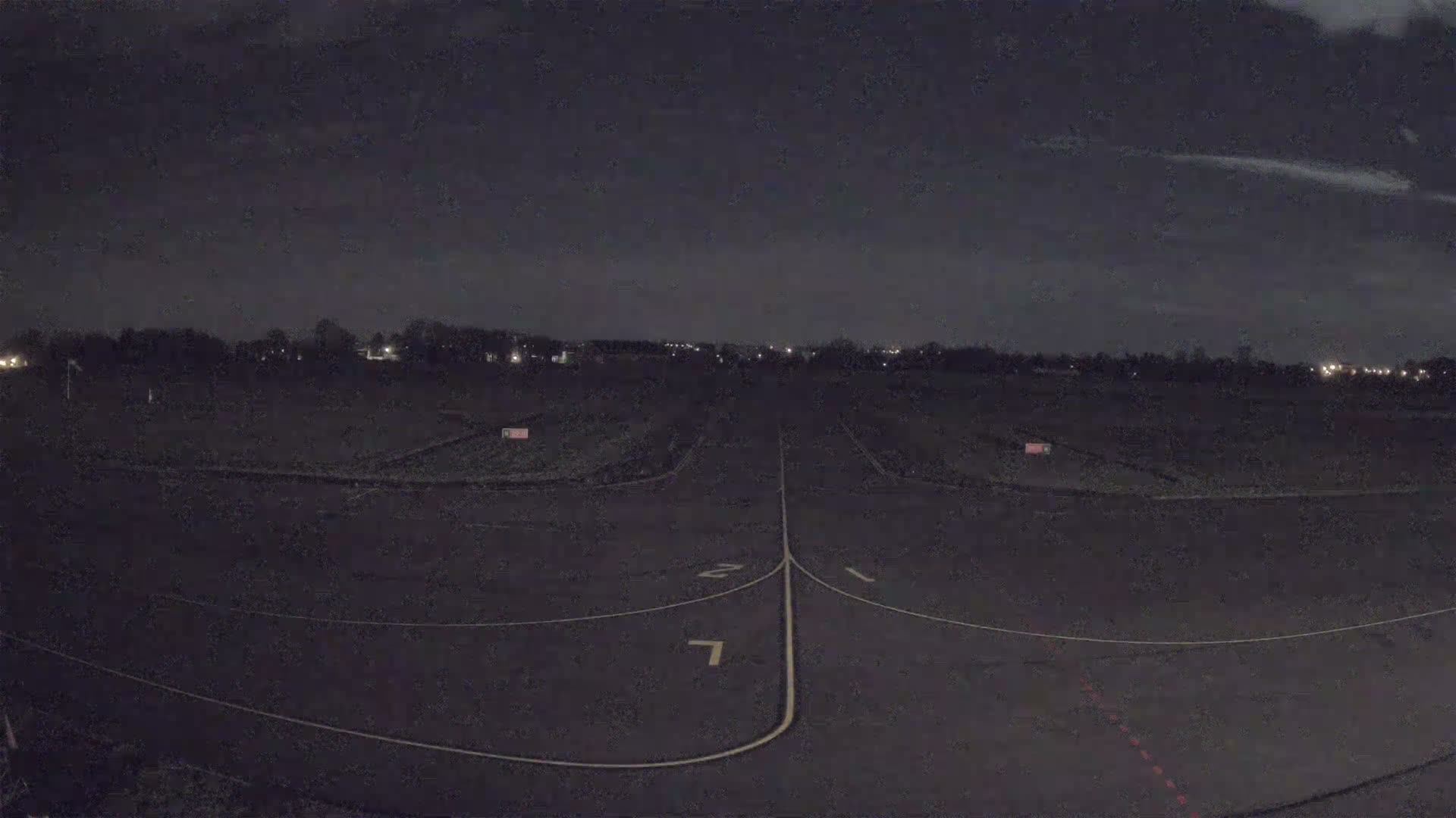 Lannion Cote de Granit  Airport Live Cam  LAI  - Lannion, Cotes-d'Armor, Bretagne, France