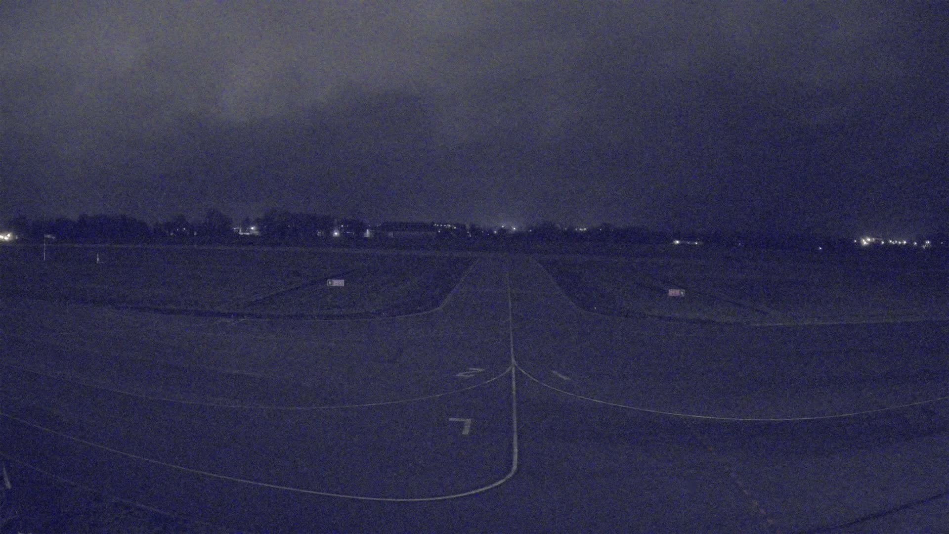 Lannion Cote de Granit  Airport Live Cam  LAI  - Lannion, Cotes-d'Armor, Bretagne, France