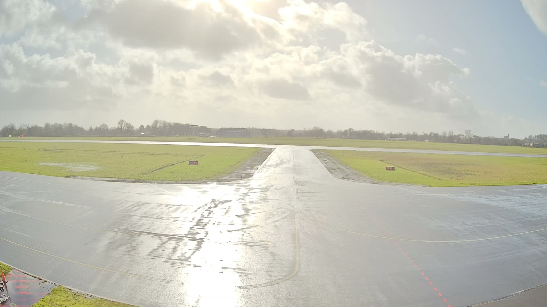 Lannion Cote de Granit  Airport Live Cam  LAI  - Lannion, Cotes-d'Armor, Bretagne, France