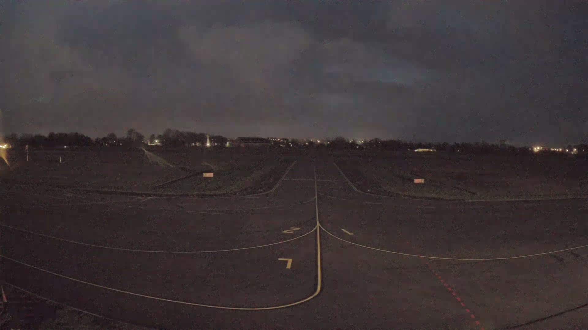 Lannion Cote de Granit  Airport Live Cam  LAI  - Lannion, Cotes-d'Armor, Bretagne, France