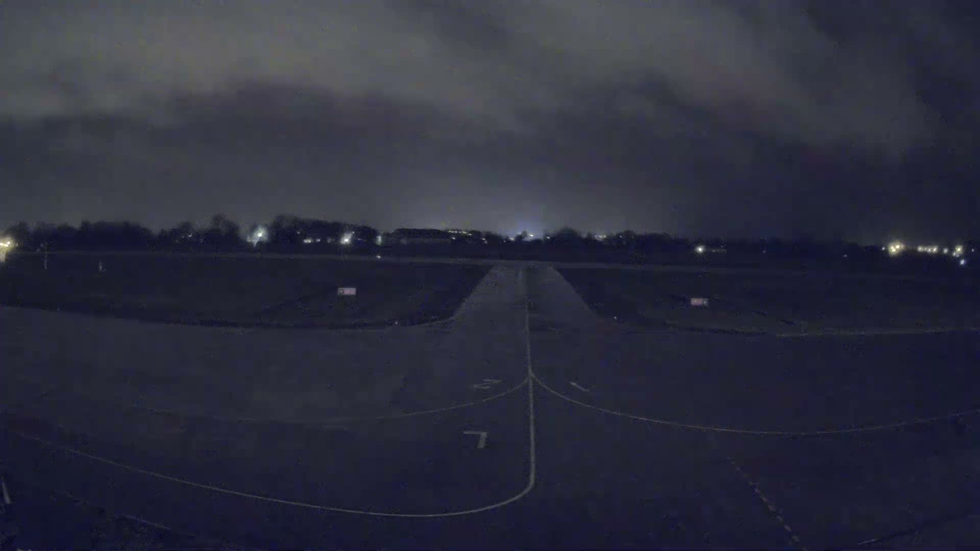 Lannion Cote de Granit  Airport Live Cam  LAI  - Lannion, Cotes-d'Armor, Bretagne, France