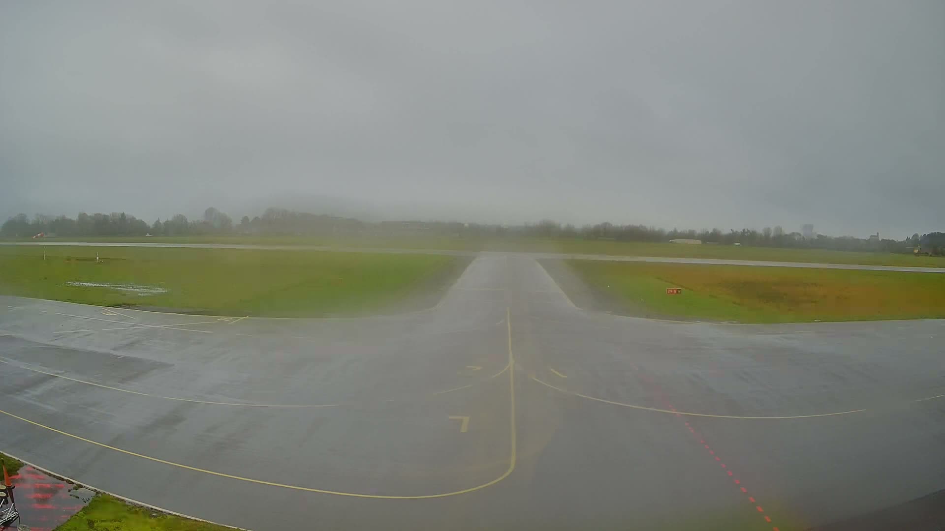 Lannion Cote de Granit  Airport Live Cam  LAI  - Lannion, Cotes-d'Armor, Bretagne, France