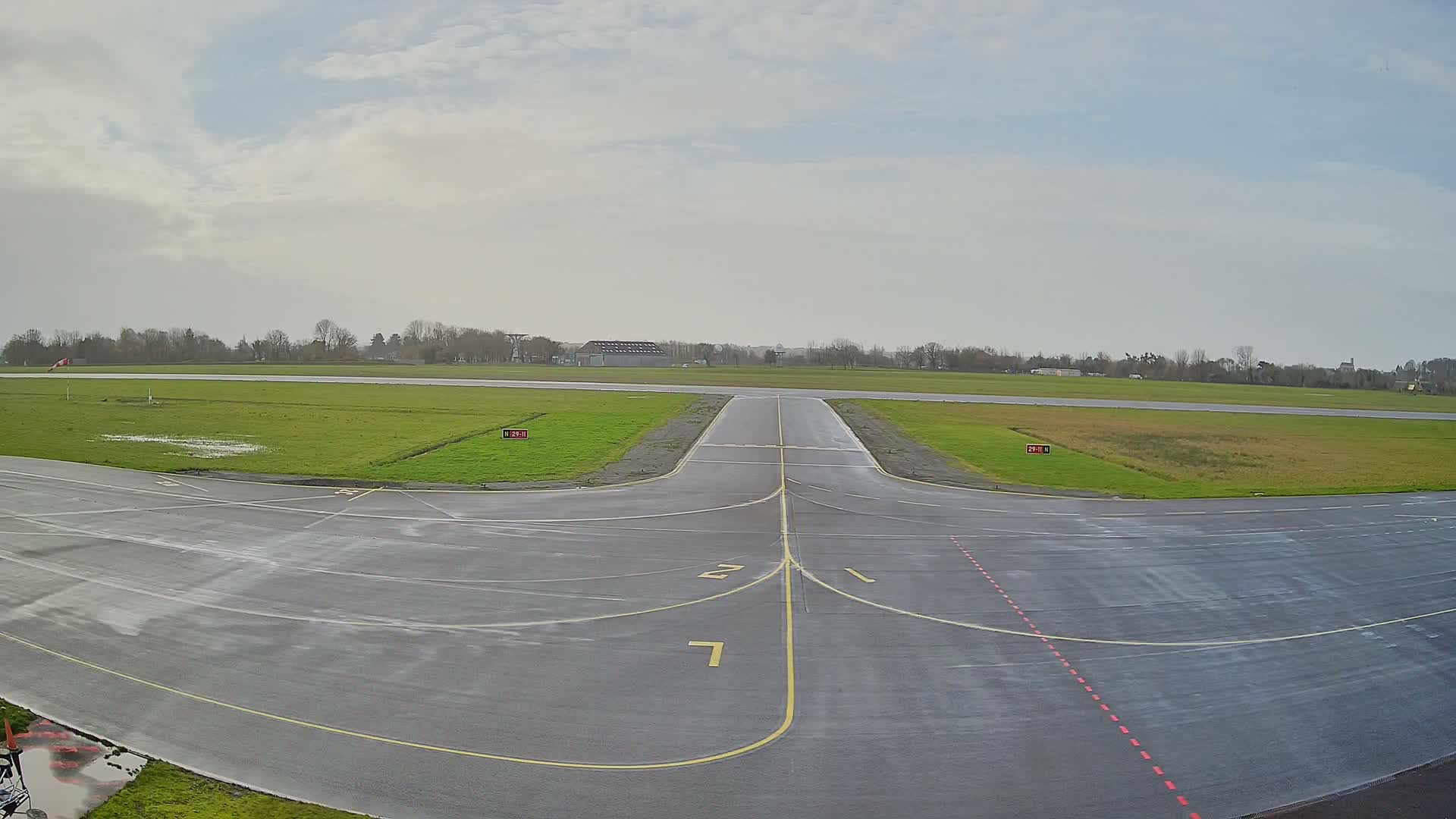 Lannion Cote de Granit  Airport Live Cam  LAI  - Lannion, Cotes-d'Armor, Bretagne, France