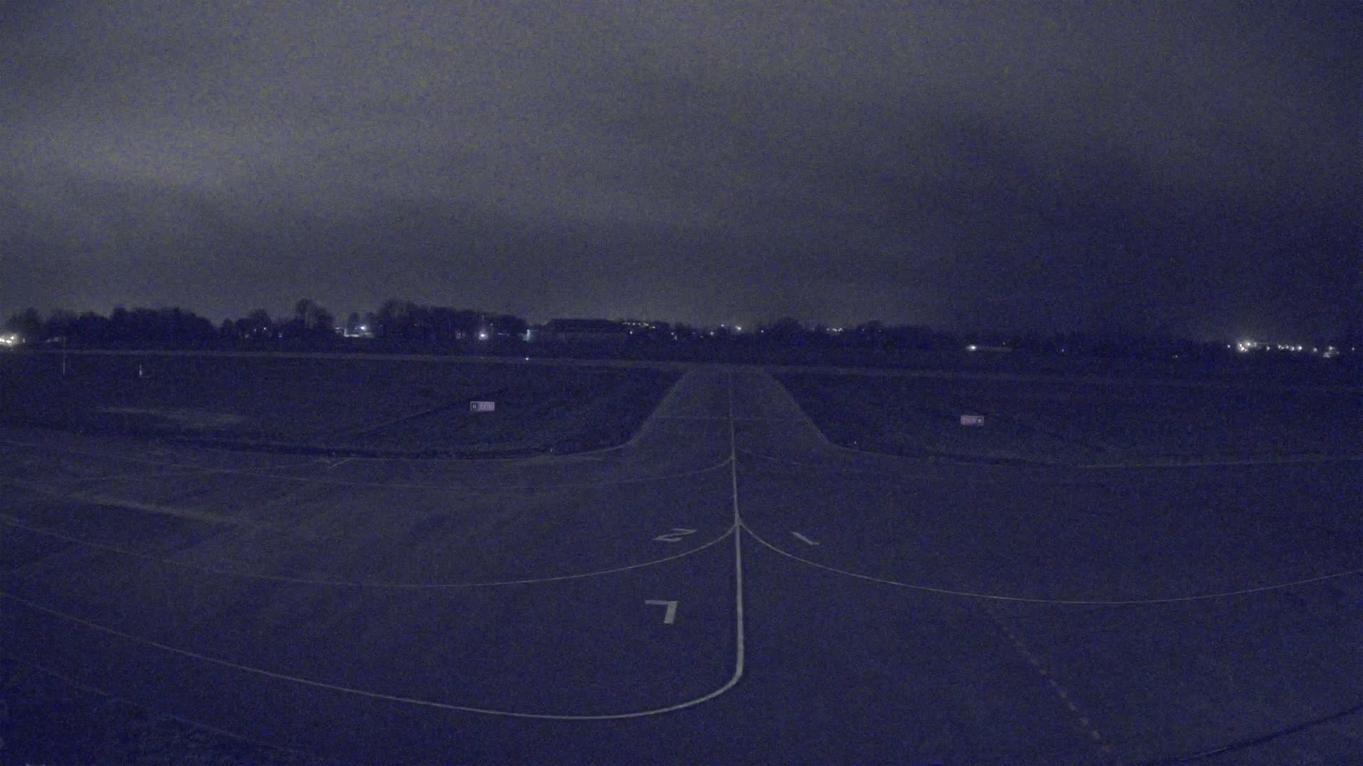 Lannion Cote de Granit  Airport Live Cam  LAI  - Lannion, Cotes-d'Armor, Bretagne, France
