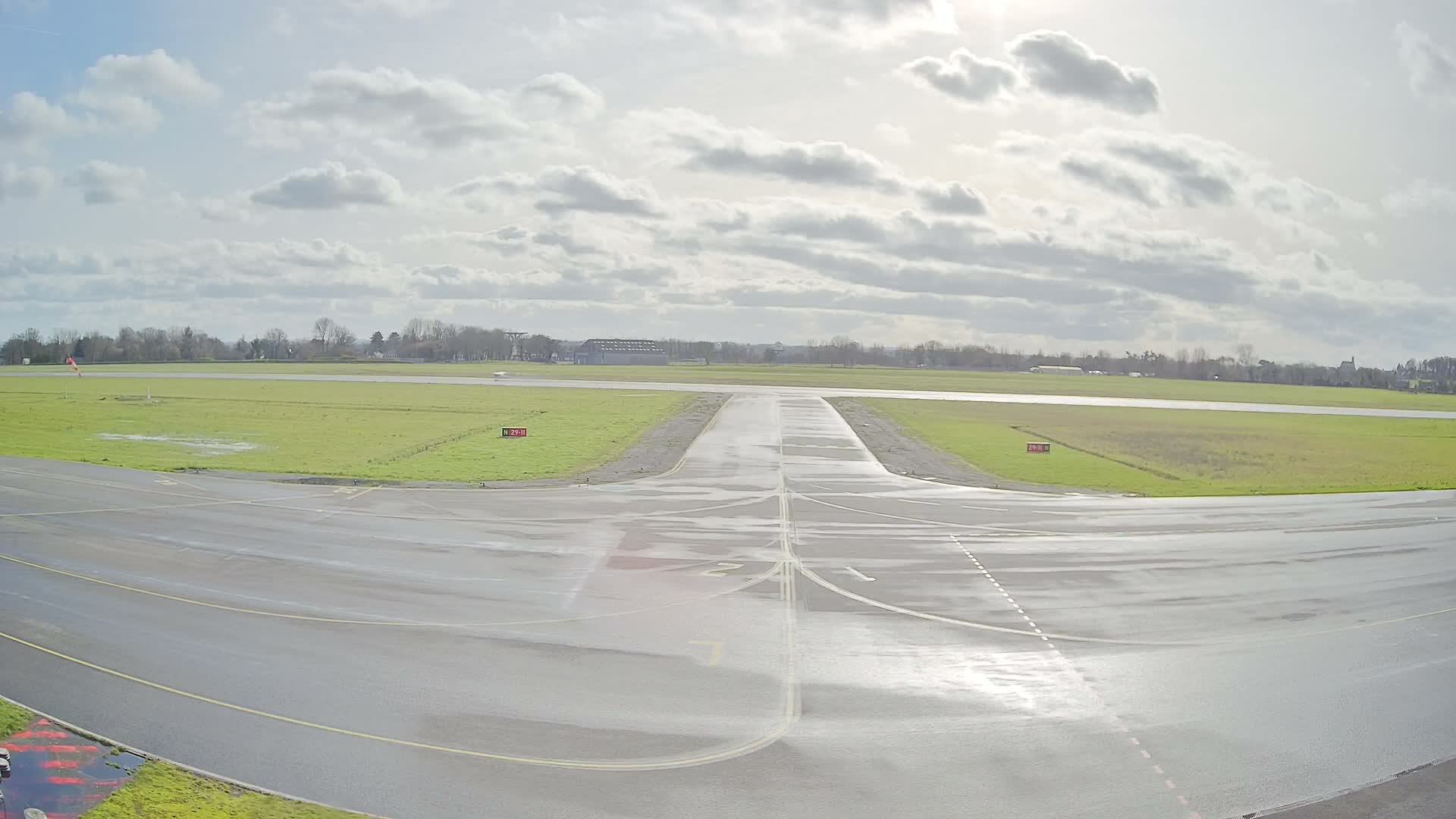 Lannion Cote de Granit  Airport Live Cam  LAI  - Lannion, Cotes-d'Armor, Bretagne, France