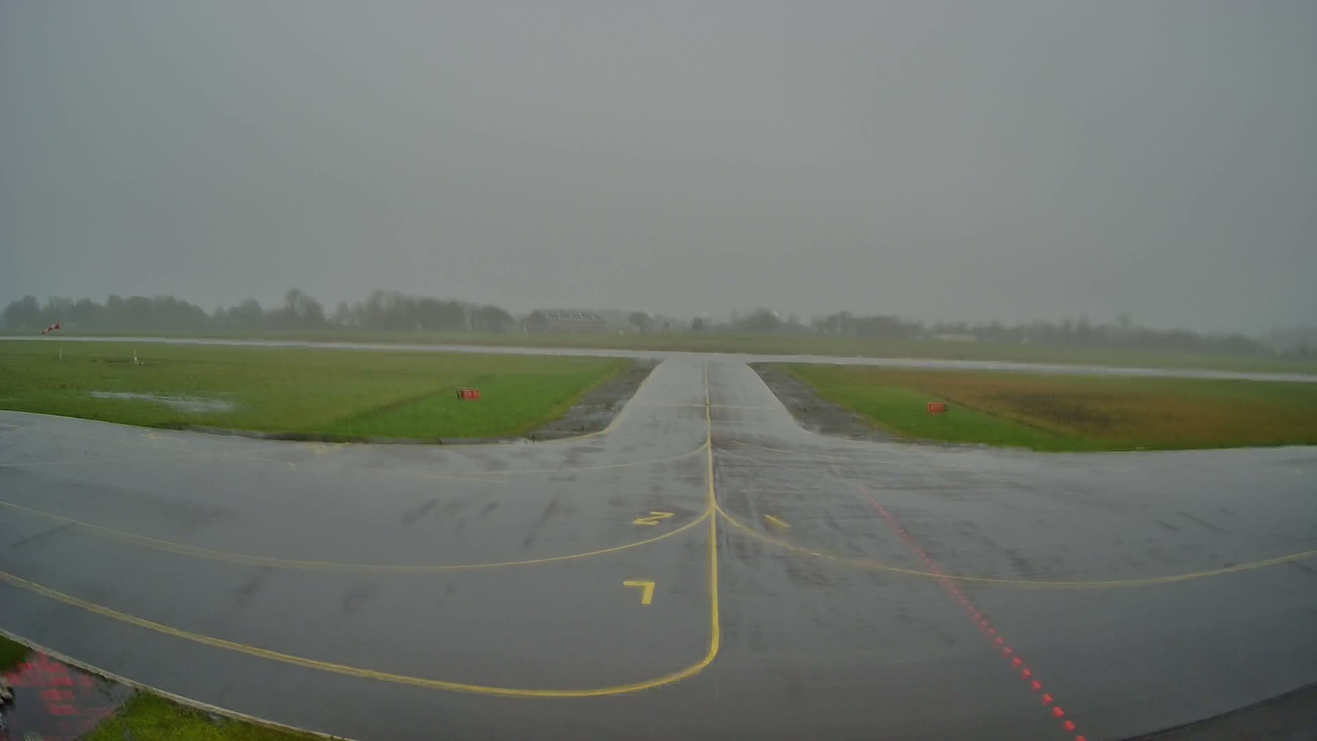 Lannion Cote de Granit  Airport Live Cam  LAI  - Lannion, Cotes-d'Armor, Bretagne, France