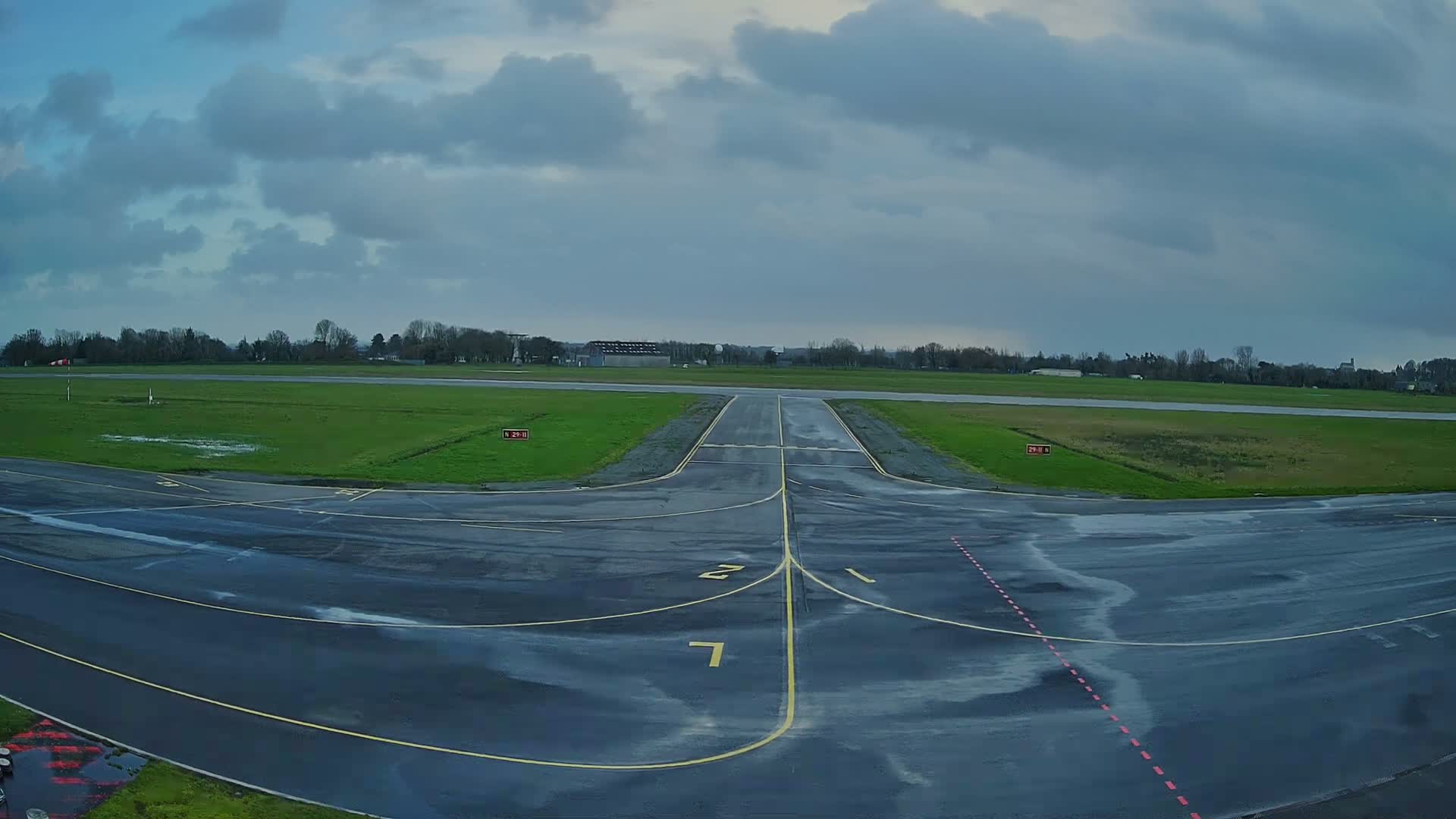 Lannion Cote de Granit  Airport Live Cam  LAI  - Lannion, Cotes-d'Armor, Bretagne, France