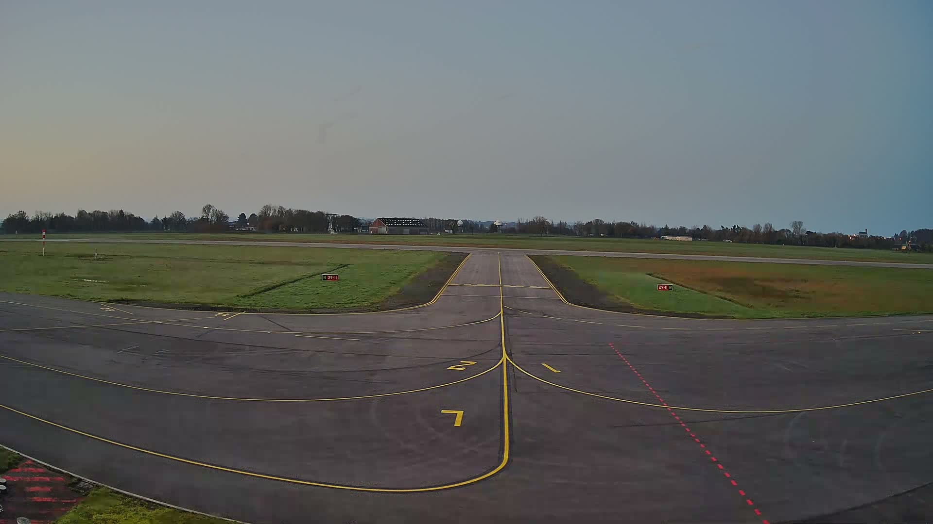 Lannion Cote de Granit  Airport Live Cam  LAI  - Lannion, Cotes-d'Armor, Bretagne, France