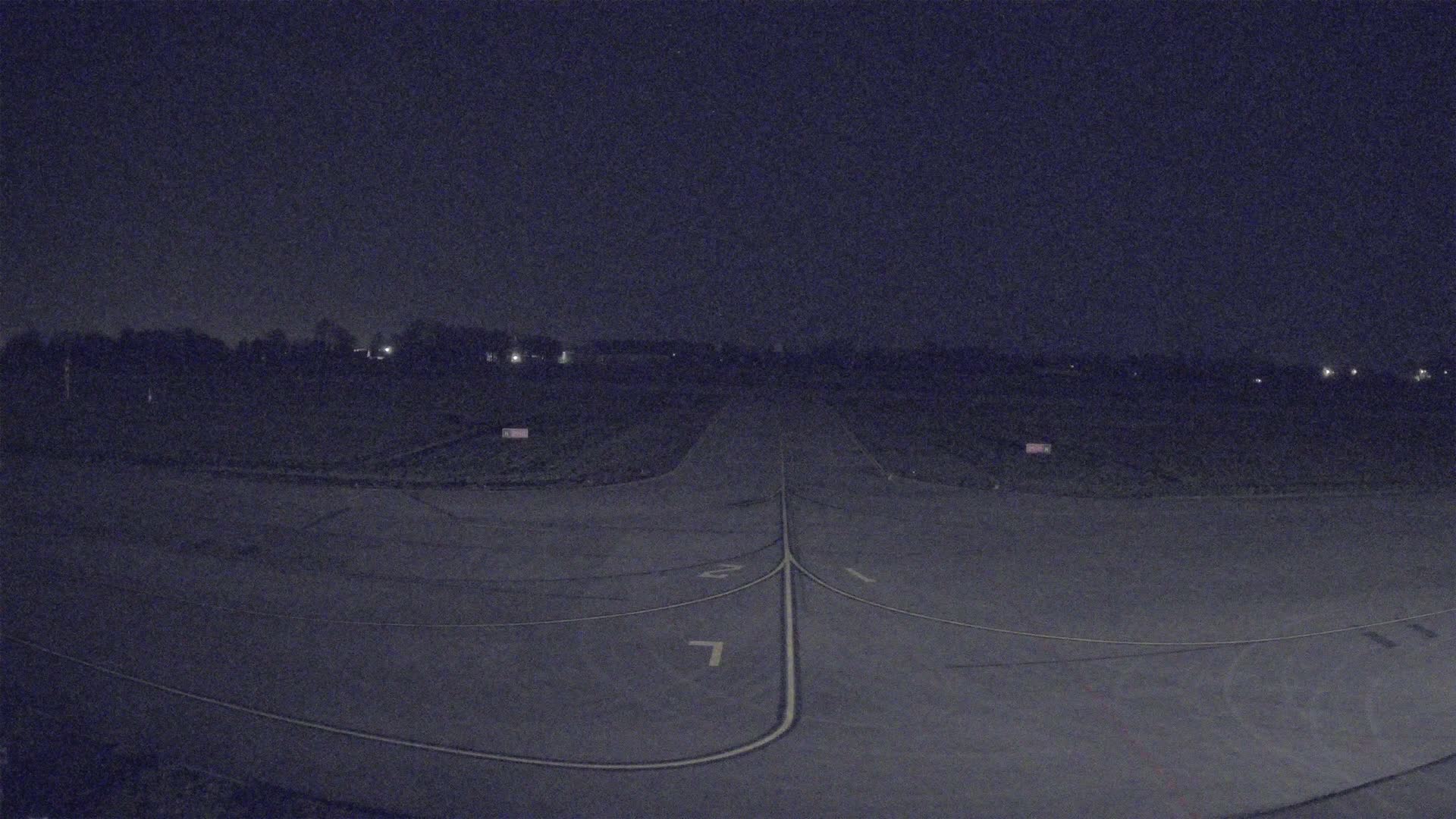 Lannion Cote de Granit  Airport Live Cam  LAI  - Lannion, Cotes-d'Armor, Bretagne, France