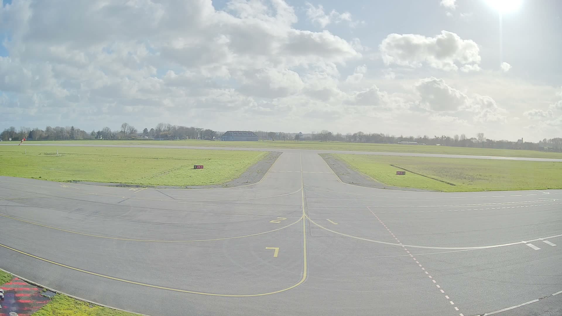 Lannion Cote de Granit  Airport Live Cam  LAI  - Lannion, Cotes-d'Armor, Bretagne, France