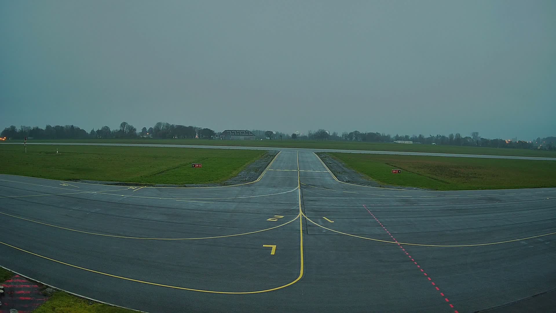 Lannion Cote de Granit  Airport Live Cam  LAI  - Lannion, Cotes-d'Armor, Bretagne, France