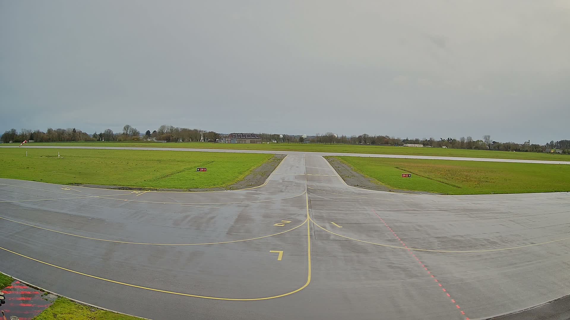 Lannion Cote de Granit  Airport Live Cam  LAI  - Lannion, Cotes-d'Armor, Bretagne, France
