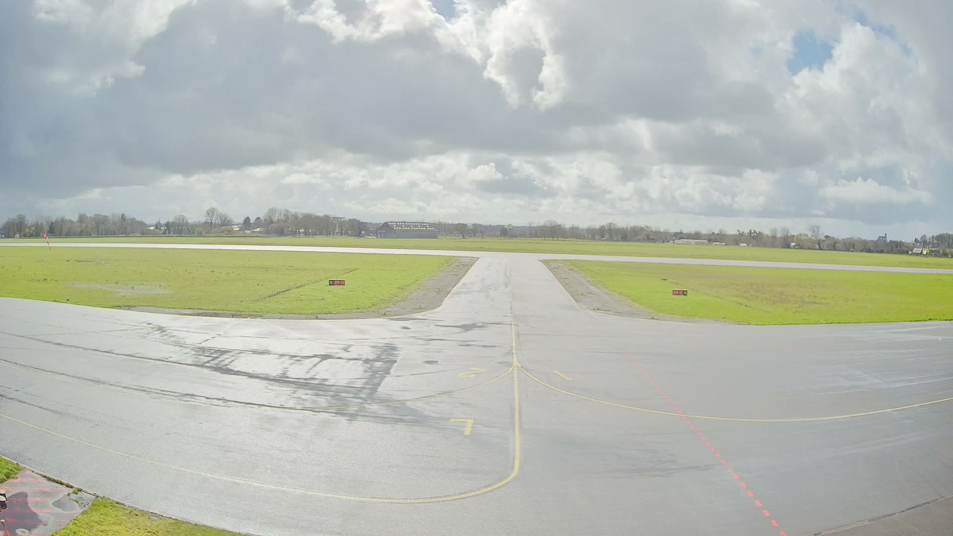 Lannion Cote de Granit  Airport Live Cam  LAI  - Lannion, Cotes-d'Armor, Bretagne, France