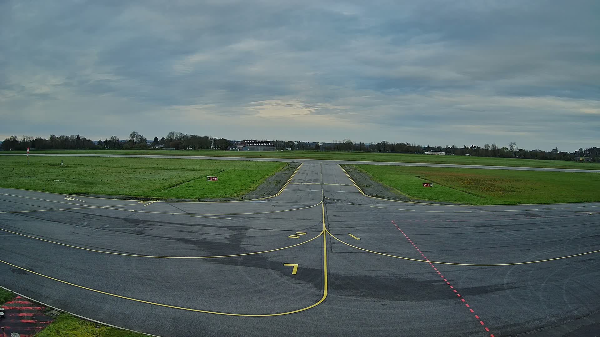 Lannion Cote de Granit  Airport Live Cam  LAI  - Lannion, Cotes-d'Armor, Bretagne, France
