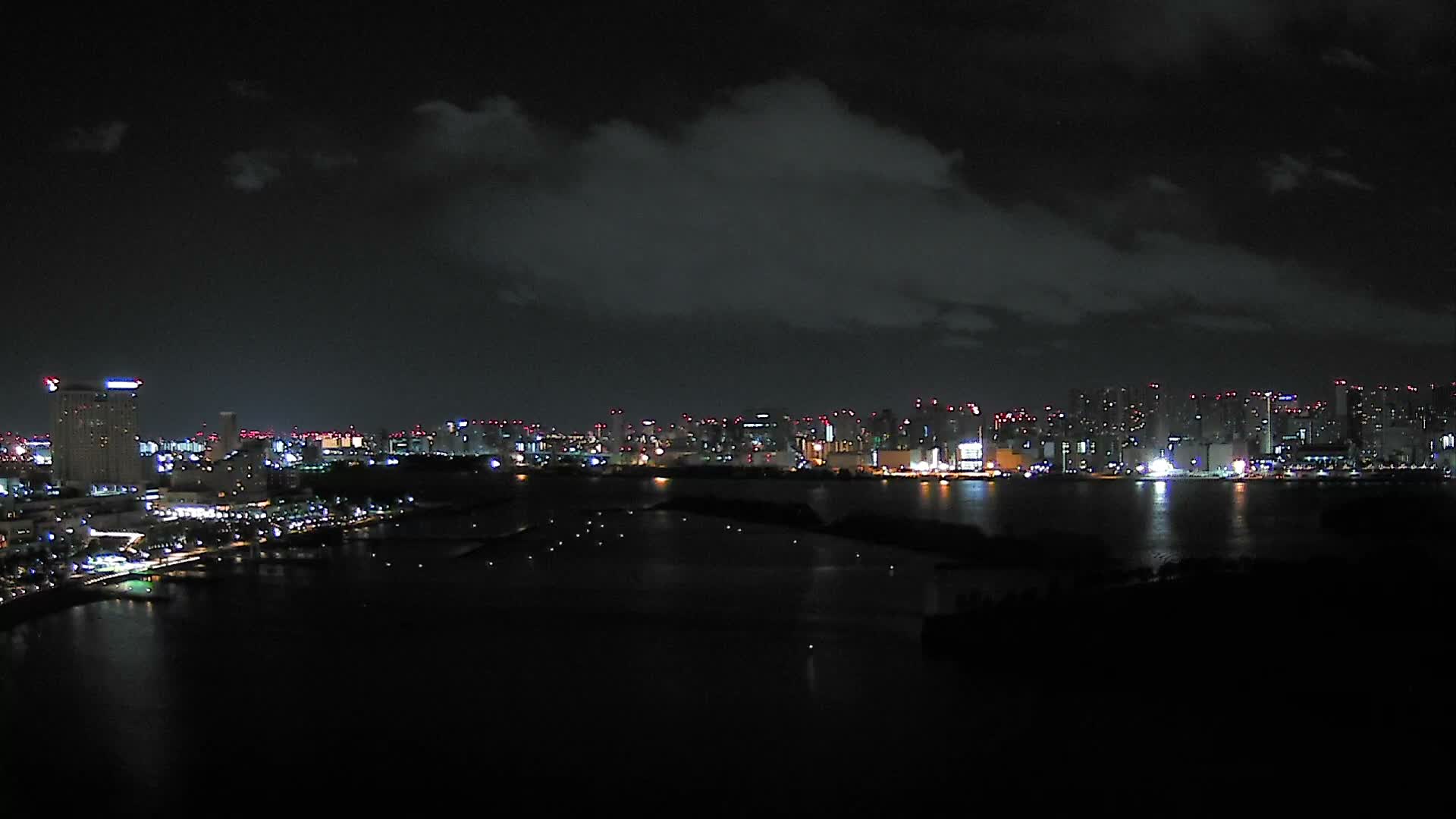 Tokyo, Odaiba Island /Tokyo Bay & Shinagawa View ( 東京、お台場アイランド／東京湾＆品川ビュー ) Live Cam - Daiba, Odaiba, Minato-ku, Tokyo, Kantō, Honshu, Japan