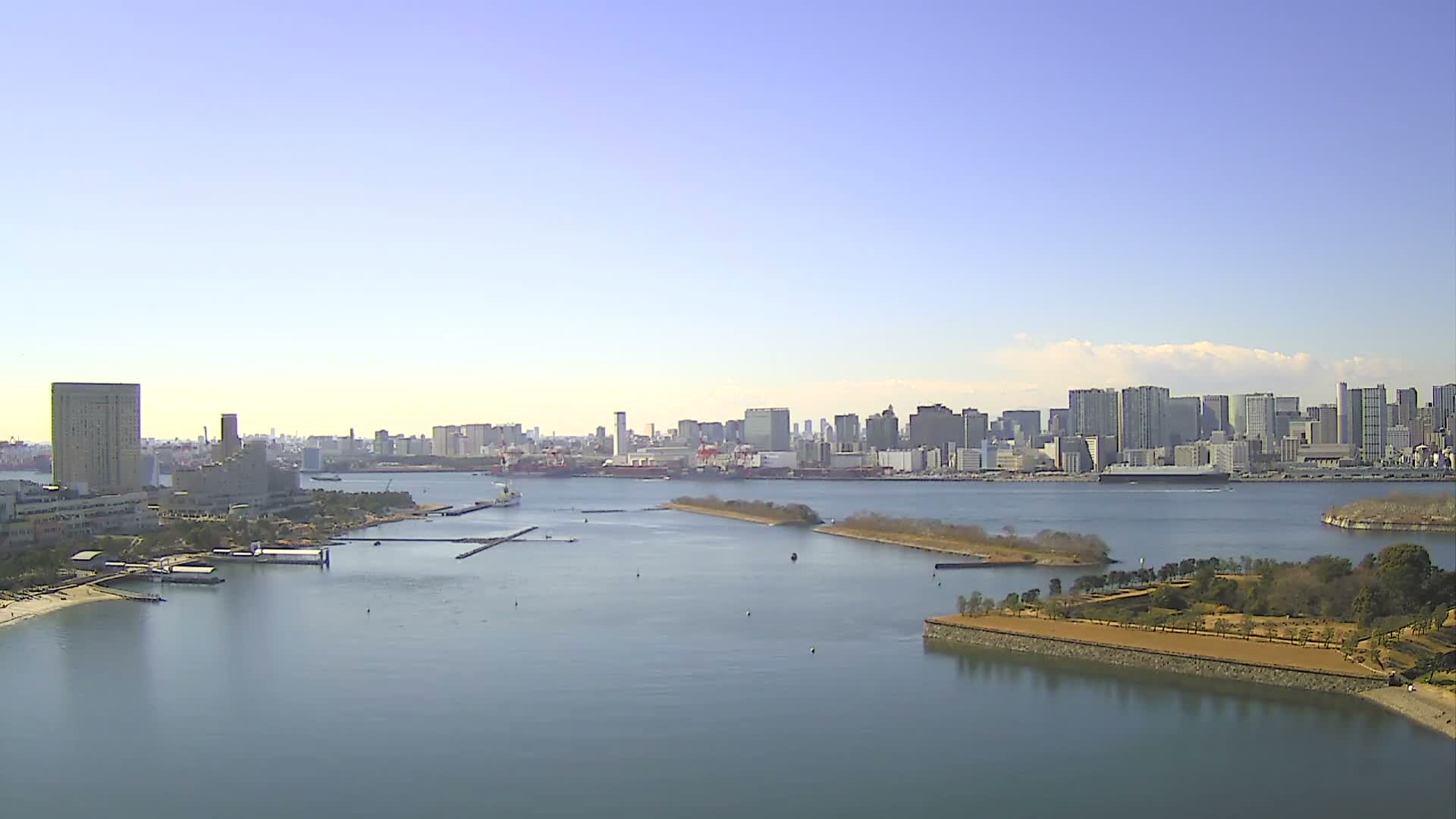 Tokyo, Odaiba Island /Tokyo Bay & Shinagawa View ( 東京、お台場アイランド／東京湾＆品川ビュー ) Live Cam - Daiba, Odaiba, Minato-ku, Tokyo, Kantō, Honshu, Japan