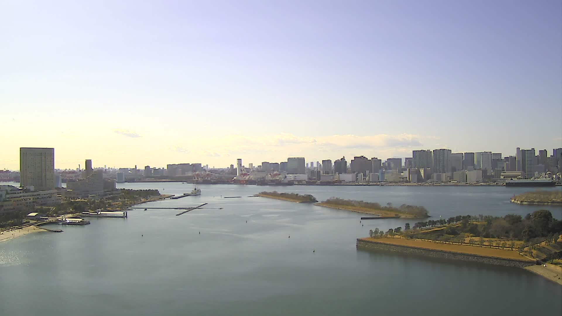 Tokyo, Odaiba Island /Tokyo Bay & Shinagawa View ( 東京、お台場アイランド／東京湾＆品川ビュー ) Live Cam - Daiba, Odaiba, Minato-ku, Tokyo, Kantō, Honshu, Japan
