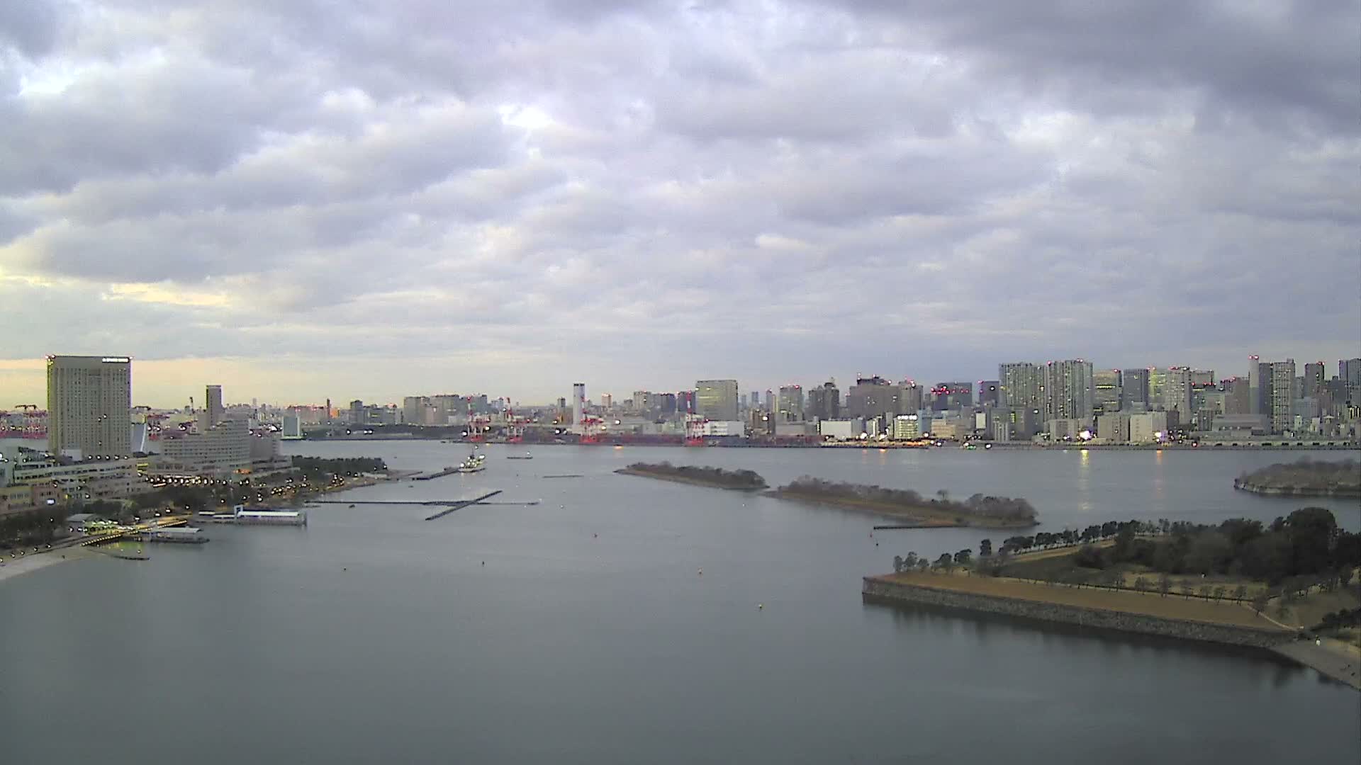 Tokyo, Odaiba Island /Tokyo Bay & Shinagawa View ( 東京、お台場アイランド／東京湾＆品川ビュー ) Live Cam - Daiba, Odaiba, Minato-ku, Tokyo, Kantō, Honshu, Japan