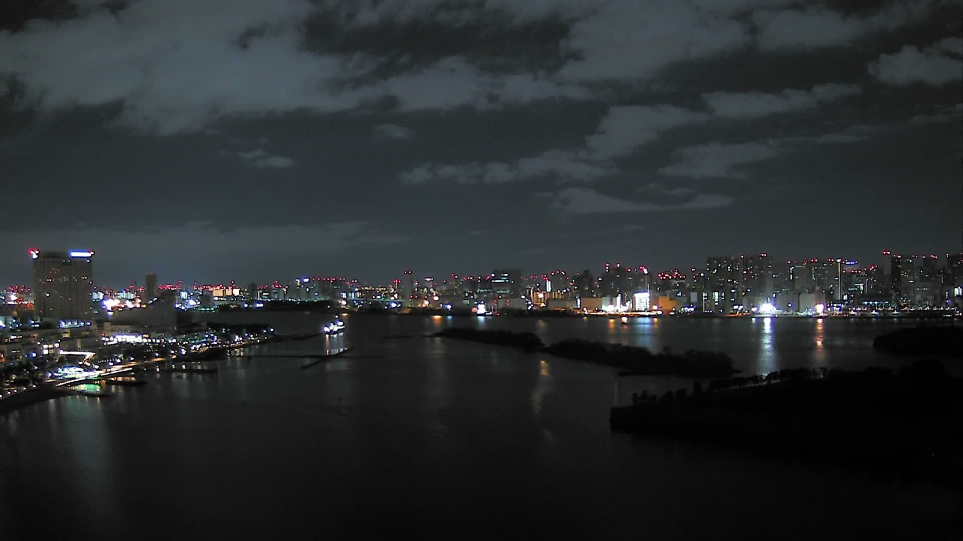 Tokyo, Odaiba Island /Tokyo Bay & Shinagawa View ( 東京、お台場アイランド／東京湾＆品川ビュー ) Live Cam - Daiba, Odaiba, Minato-ku, Tokyo, Kantō, Honshu, Japan