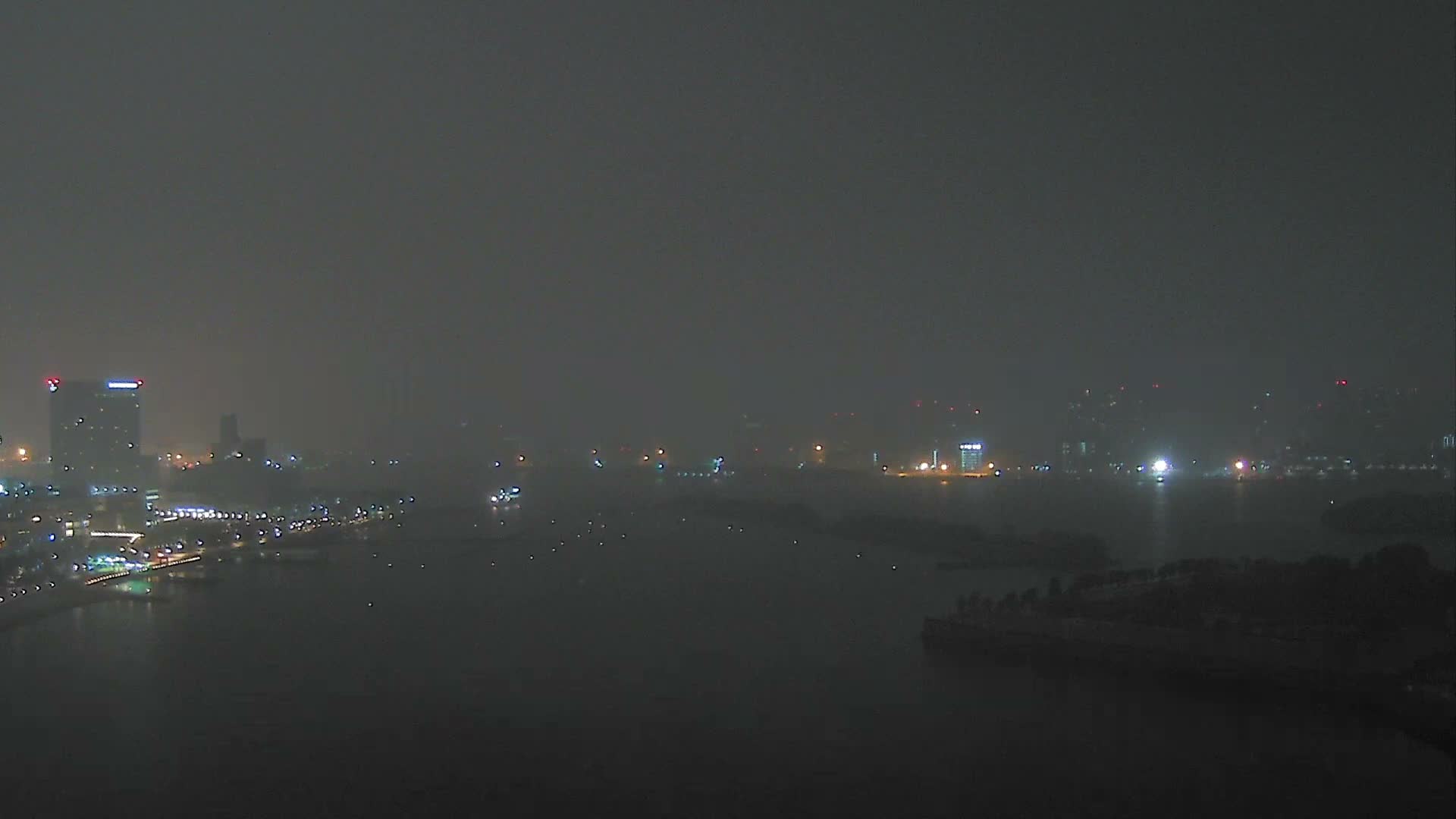Tokyo, Odaiba Island /Tokyo Bay & Shinagawa View ( 東京、お台場アイランド／東京湾＆品川ビュー ) Live Cam - Daiba, Odaiba, Minato-ku, Tokyo, Kantō, Honshu, Japan