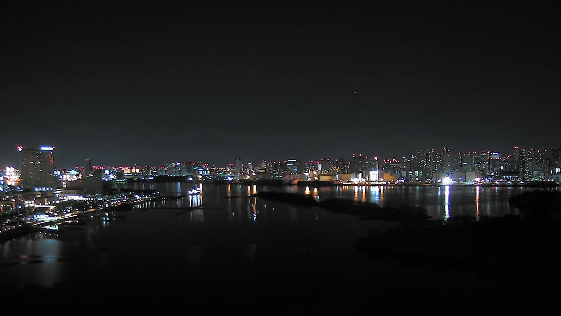 Tokyo, Odaiba Island /Tokyo Bay & Shinagawa View ( 東京、お台場アイランド／東京湾＆品川ビュー ) Live Cam - Daiba, Odaiba, Minato-ku, Tokyo, Kantō, Honshu, Japan