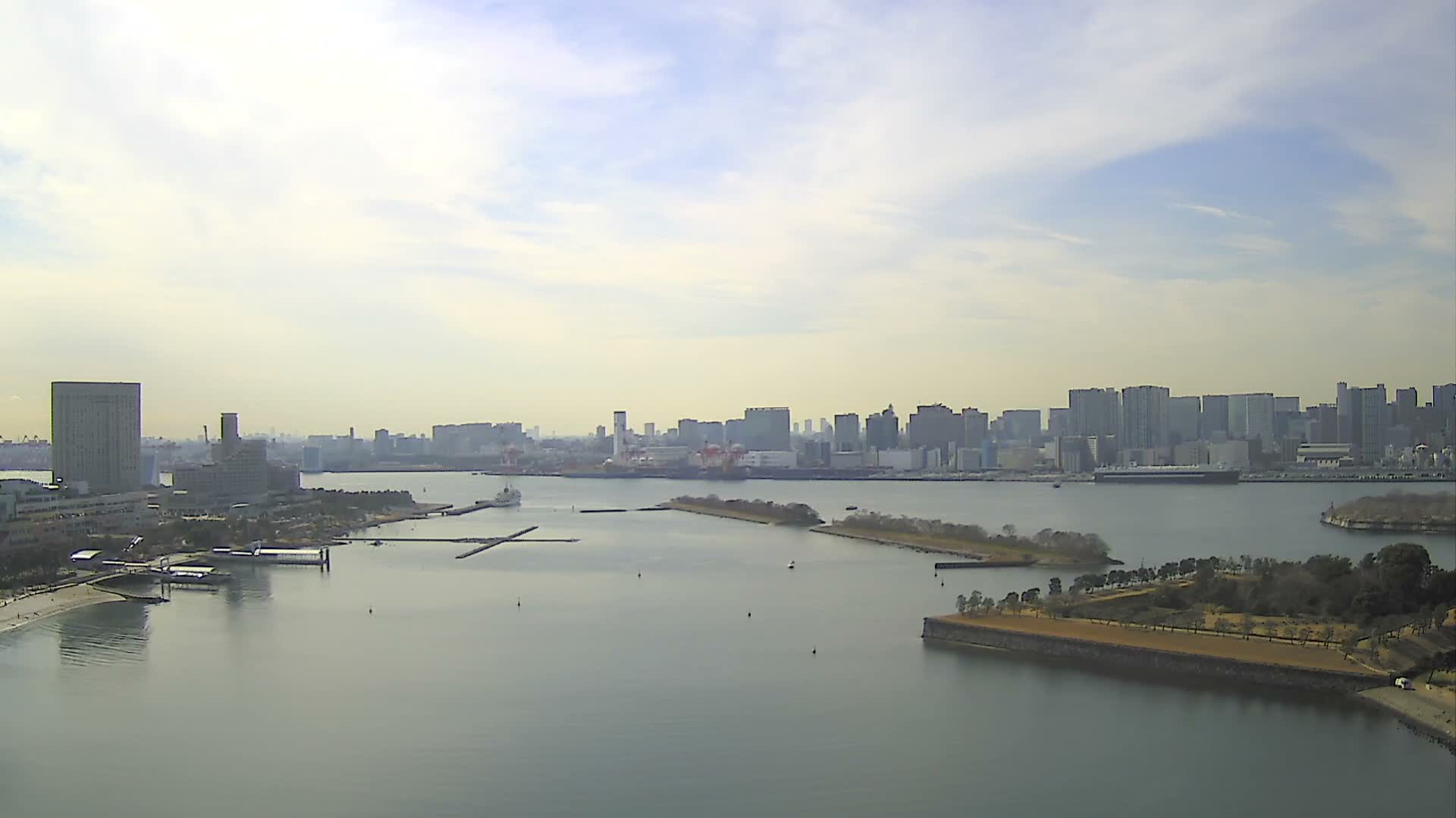 Tokyo, Odaiba Island /Tokyo Bay & Shinagawa View ( 東京、お台場アイランド／東京湾＆品川ビュー ) Live Cam - Daiba, Odaiba, Minato-ku, Tokyo, Kantō, Honshu, Japan