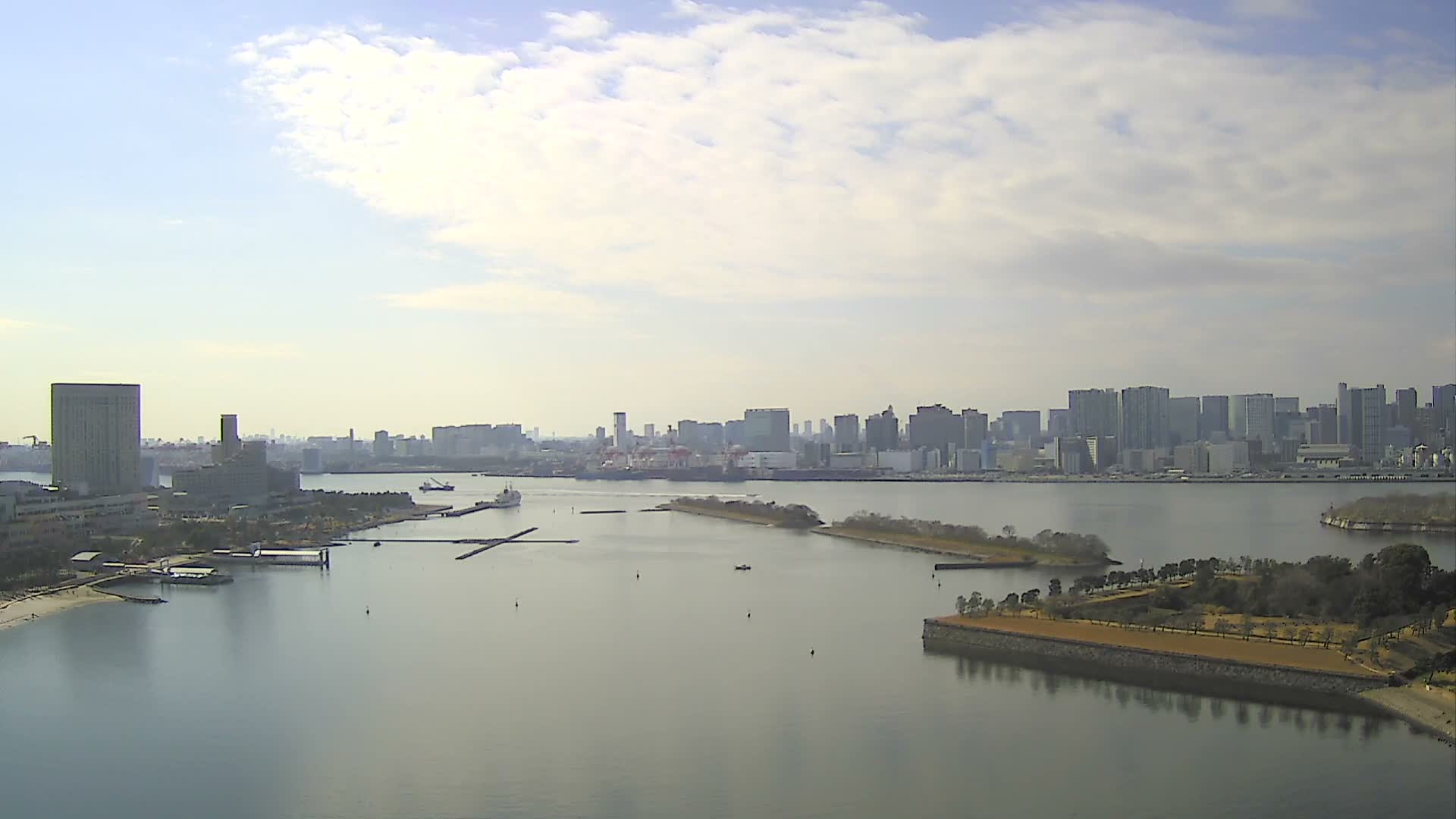 Tokyo, Odaiba Island /Tokyo Bay & Shinagawa View ( 東京、お台場アイランド／東京湾＆品川ビュー ) Live Cam - Daiba, Odaiba, Minato-ku, Tokyo, Kantō, Honshu, Japan