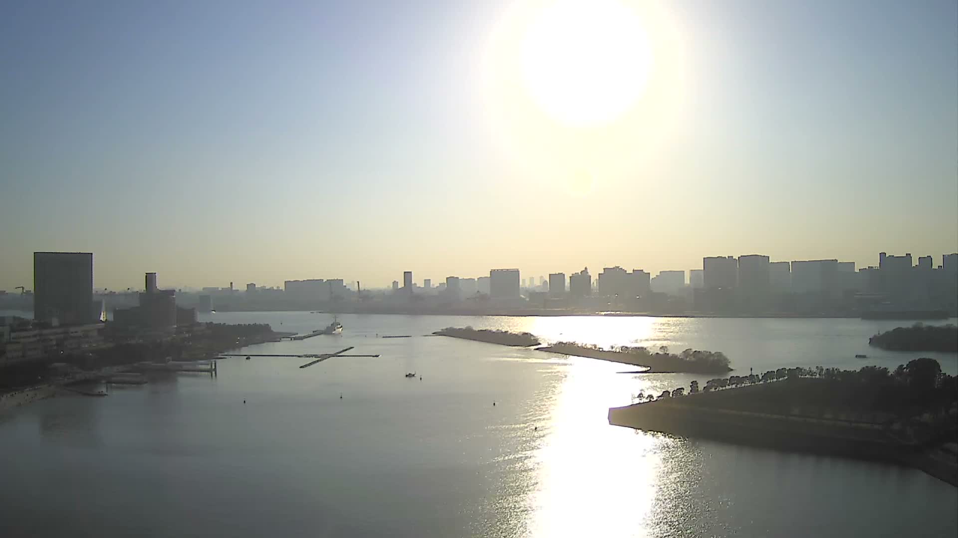 Tokyo, Odaiba Island /Tokyo Bay & Shinagawa View ( 東京、お台場アイランド／東京湾＆品川ビュー ) Live Cam - Daiba, Odaiba, Minato-ku, Tokyo, Kantō, Honshu, Japan