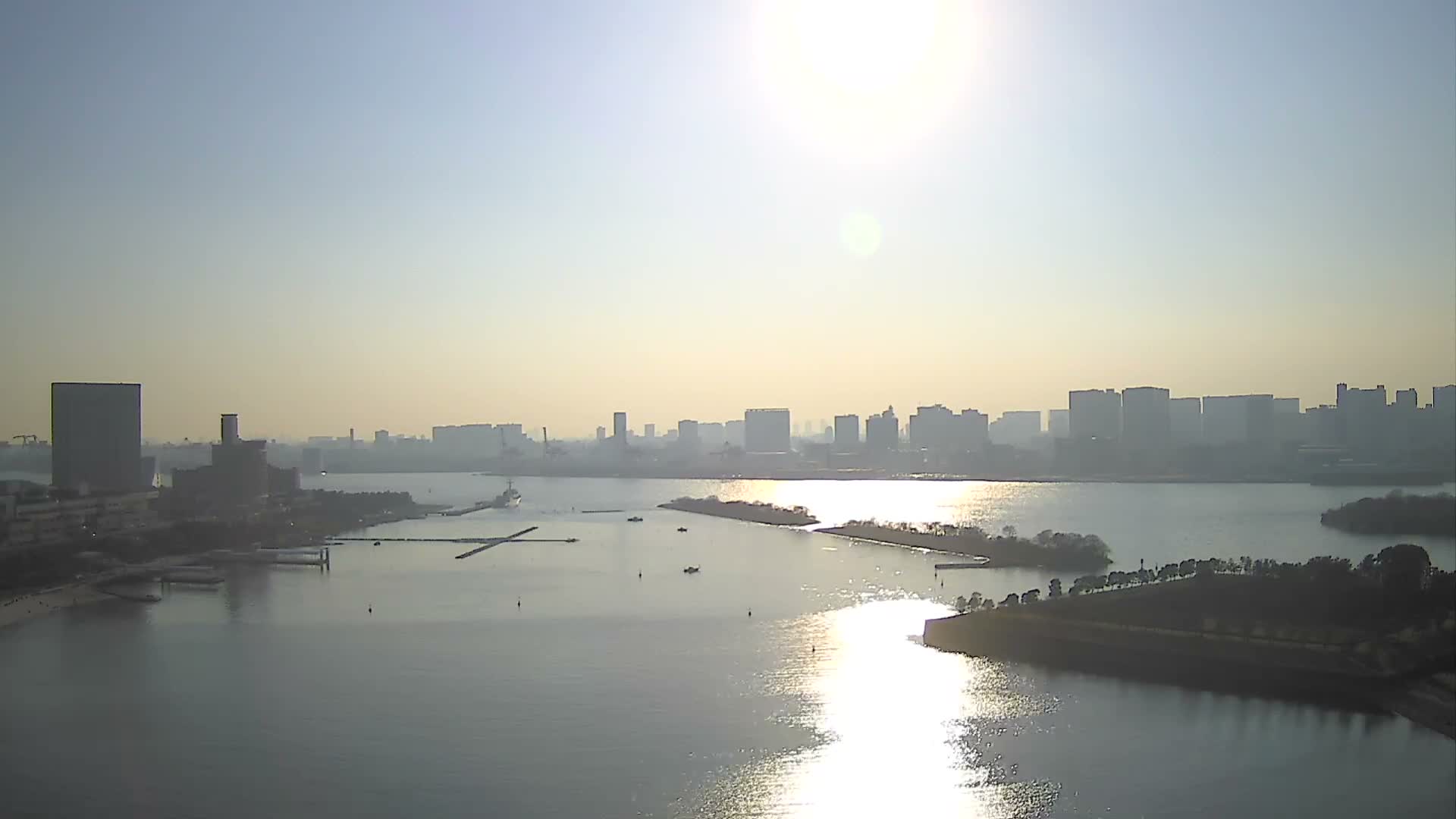 Tokyo, Odaiba Island /Tokyo Bay & Shinagawa View ( 東京、お台場アイランド／東京湾＆品川ビュー ) Live Cam - Daiba, Odaiba, Minato-ku, Tokyo, Kantō, Honshu, Japan