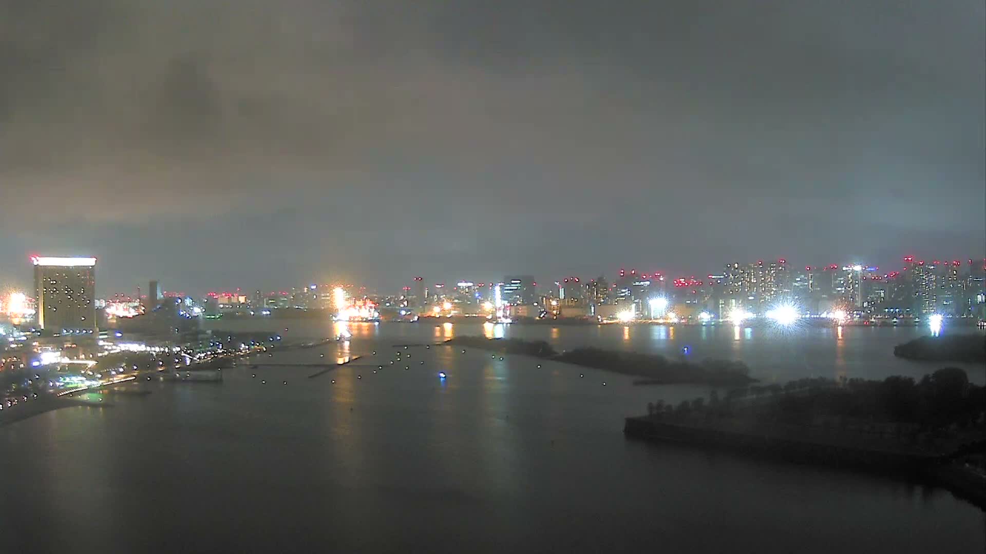 Tokyo, Odaiba Island /Tokyo Bay & Shinagawa View ( 東京、お台場アイランド／東京湾＆品川ビュー ) Live Cam - Daiba, Odaiba, Minato-ku, Tokyo, Kantō, Honshu, Japan