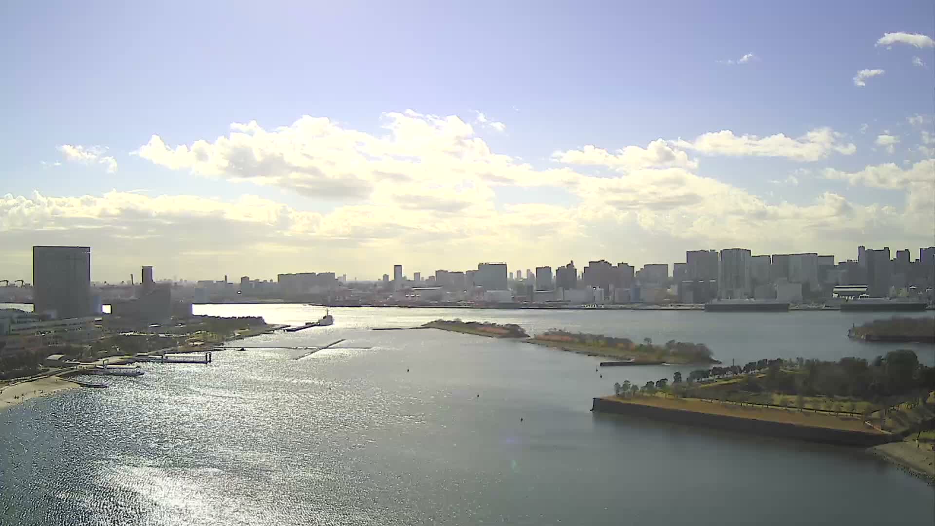 Tokyo, Odaiba Island /Tokyo Bay & Shinagawa View ( 東京、お台場アイランド／東京湾＆品川ビュー ) Live Cam - Daiba, Odaiba, Minato-ku, Tokyo, Kantō, Honshu, Japan