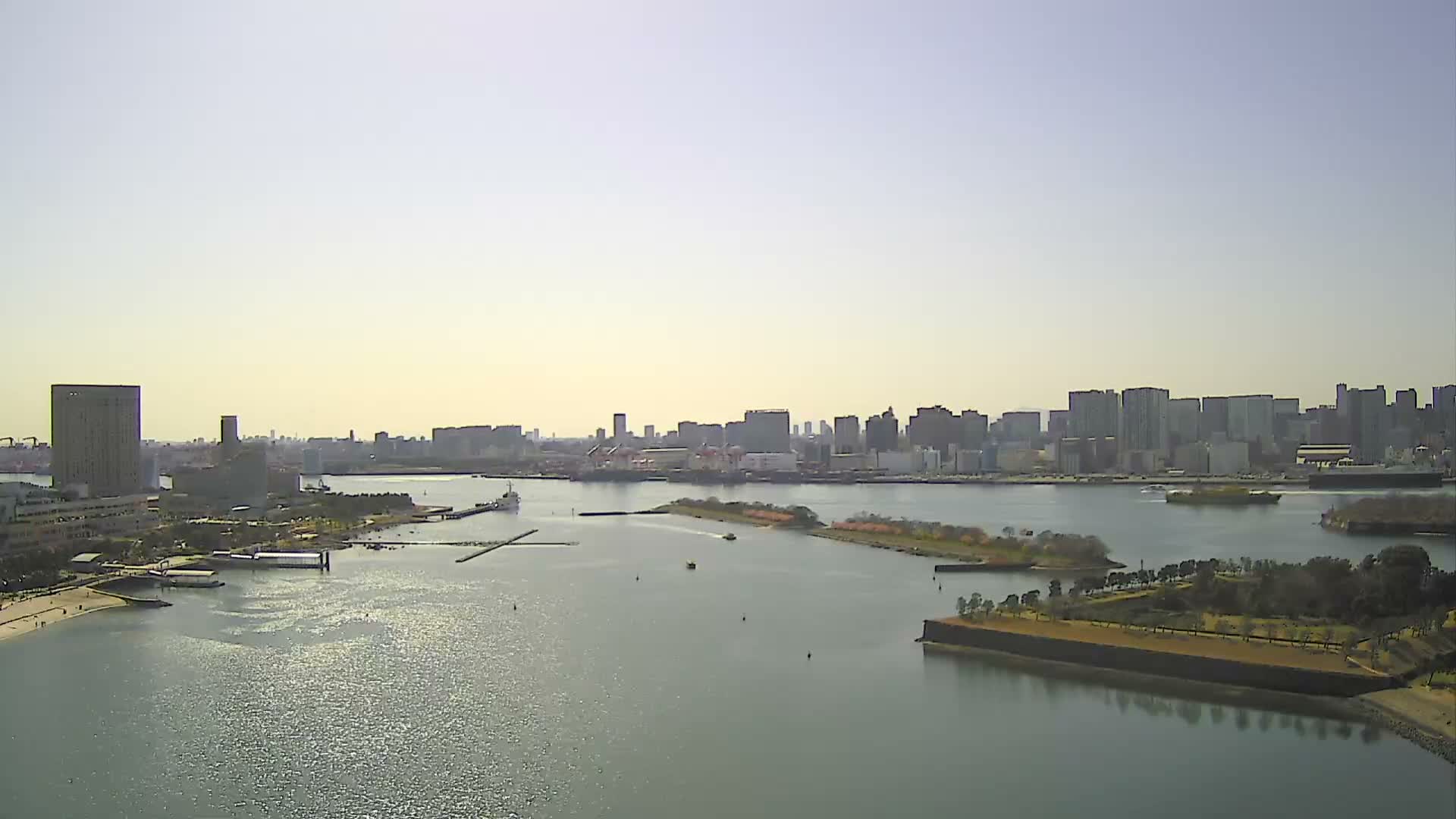 Tokyo, Odaiba Island /Tokyo Bay & Shinagawa View ( 東京、お台場アイランド／東京湾＆品川ビュー ) Live Cam - Daiba, Odaiba, Minato-ku, Tokyo, Kantō, Honshu, Japan