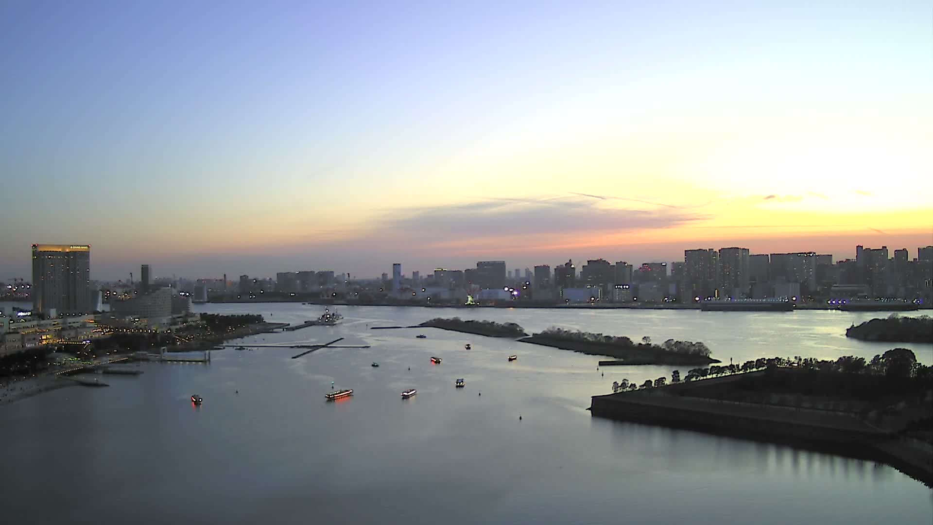 Tokyo, Odaiba Island /Tokyo Bay & Shinagawa View ( 東京、お台場アイランド／東京湾＆品川ビュー ) Live Cam - Daiba, Odaiba, Minato-ku, Tokyo, Kantō, Honshu, Japan