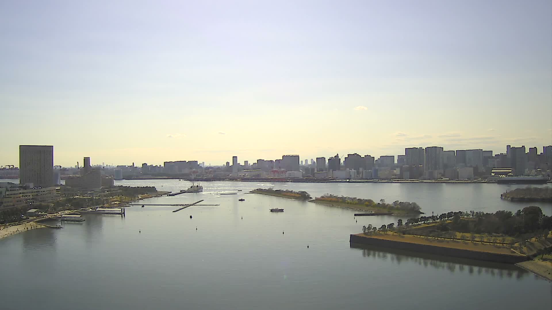 Tokyo, Odaiba Island /Tokyo Bay & Shinagawa View ( 東京、お台場アイランド／東京湾＆品川ビュー ) Live Cam - Daiba, Odaiba, Minato-ku, Tokyo, Kantō, Honshu, Japan