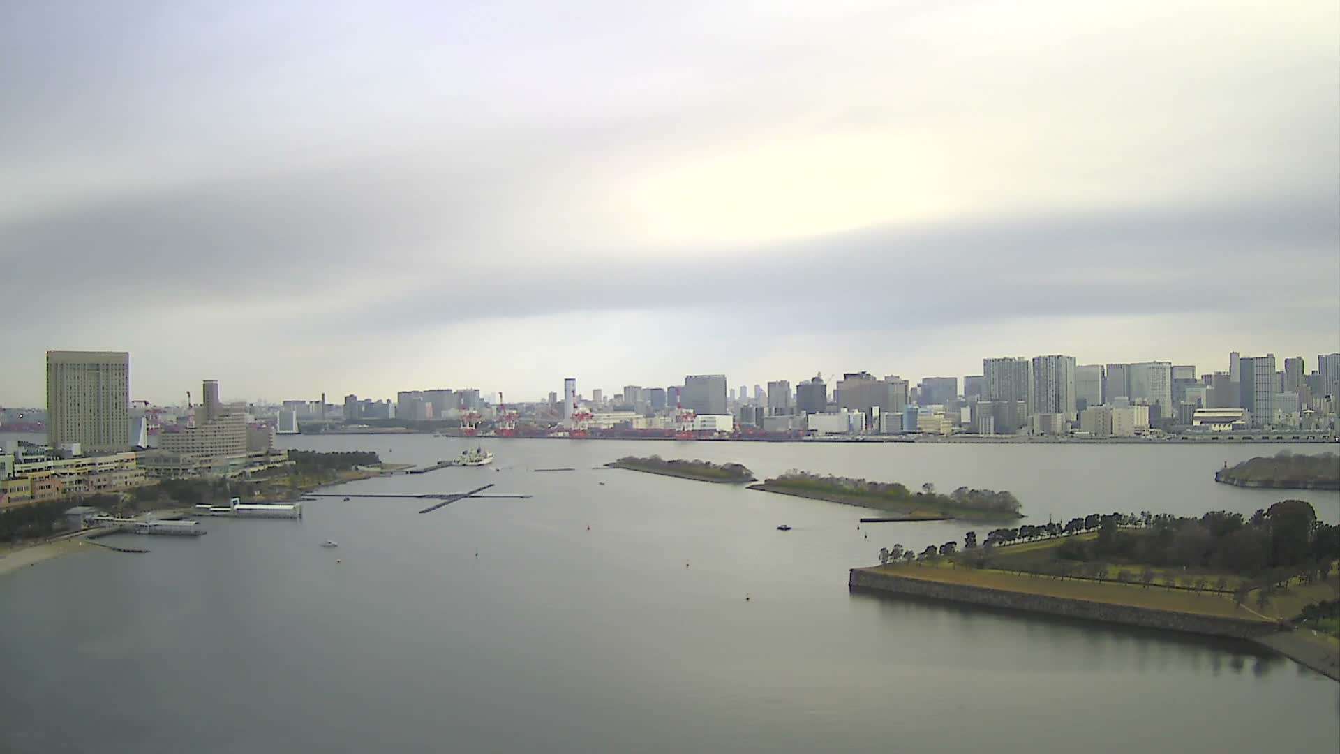 Tokyo, Odaiba Island /Tokyo Bay & Shinagawa View ( 東京、お台場アイランド／東京湾＆品川ビュー ) Live Cam - Daiba, Odaiba, Minato-ku, Tokyo, Kantō, Honshu, Japan