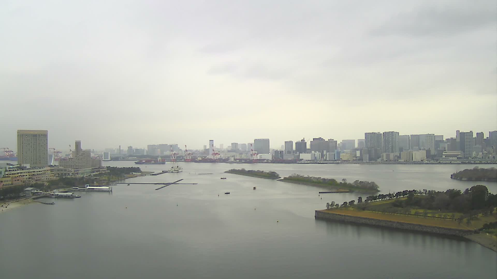 Tokyo, Odaiba Island /Tokyo Bay & Shinagawa View ( 東京、お台場アイランド／東京湾＆品川ビュー ) Live Cam - Daiba, Odaiba, Minato-ku, Tokyo, Kantō, Honshu, Japan