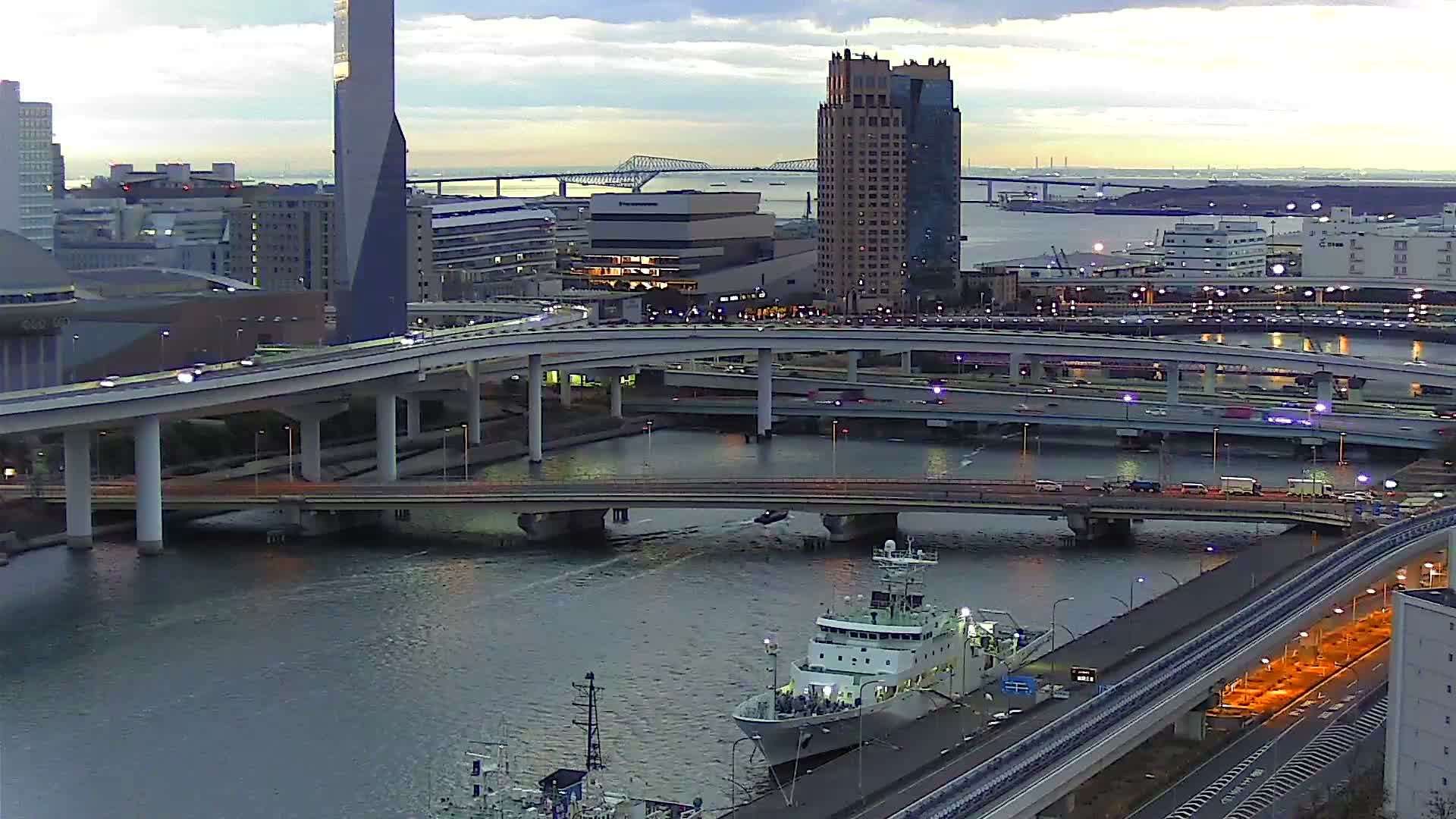 Tokyo, Ariake Island /Tokyo Bay & Tokyo Gate Bridge View ( 東京・有明島・東京湾・東京ゲートブリッジ ) Live Cam - Daiba, Odaiba, Minato-ku, Tokyo, Kantō, Honshu, Japan