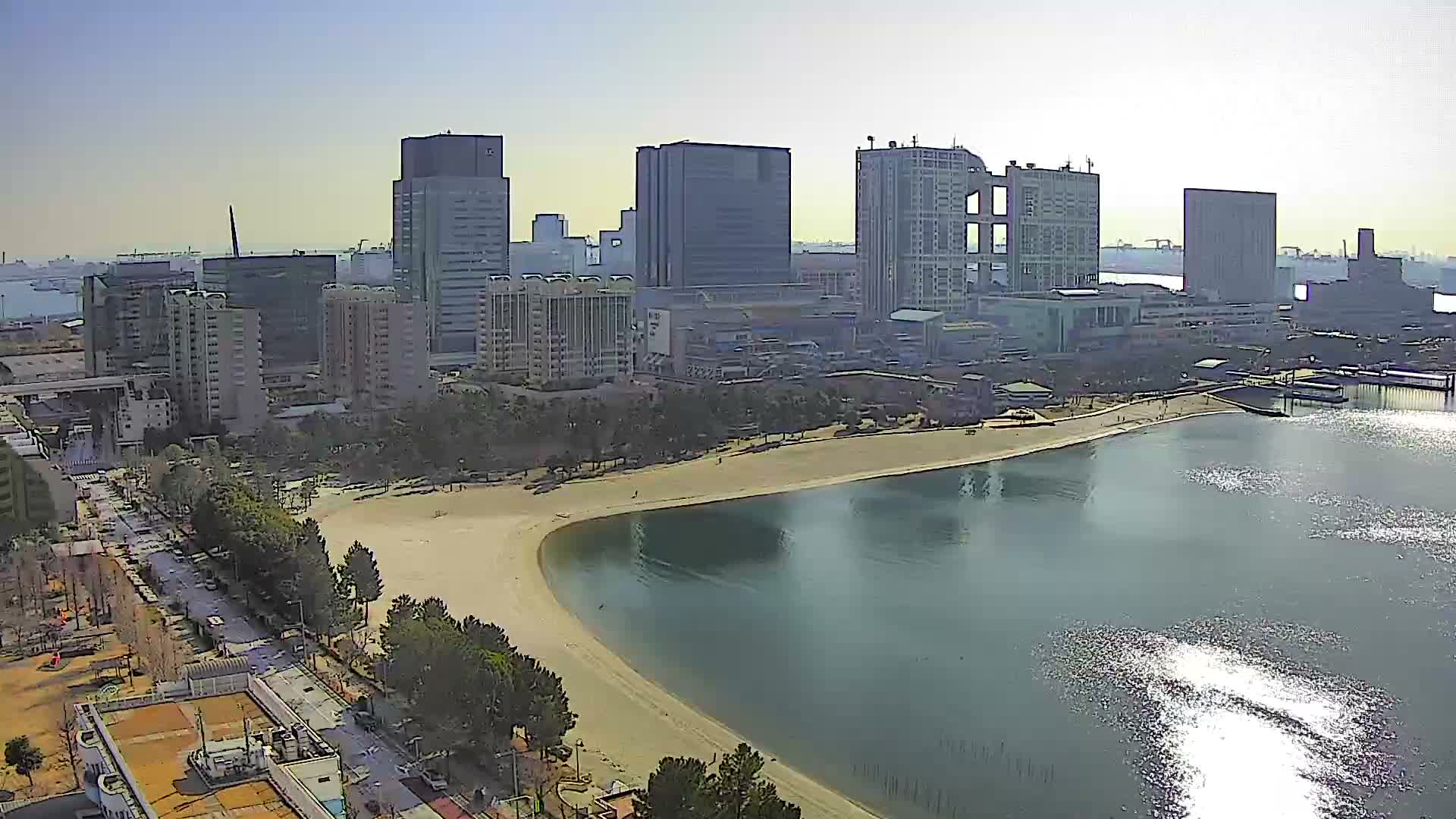 Tokyo, Odaiba Beach & Odaiba Marine Park (東京、お台場ビーチ、お台場海浜公園 ) Live Cam -1 Chome, Daiba, Odaiba, Minato-ku, Tokyo, Kantō, Honshu, Japan