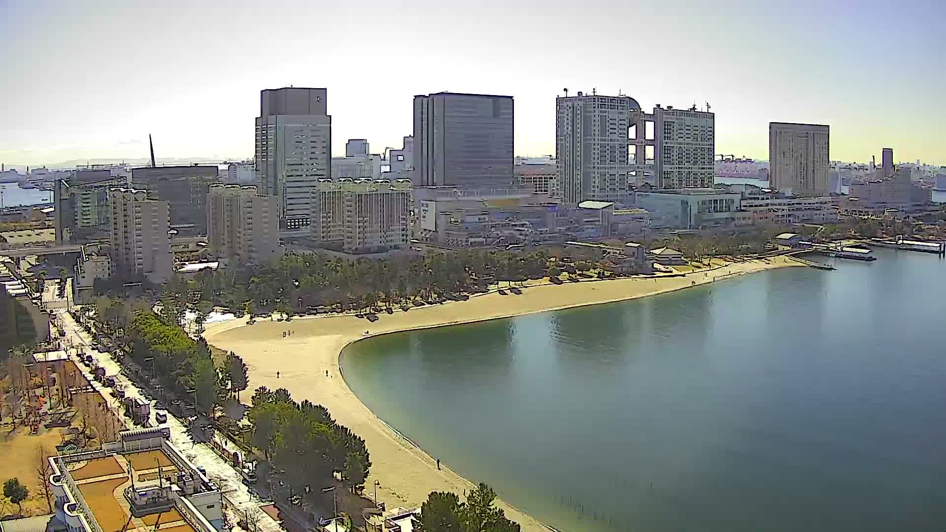 Tokyo, Odaiba Beach & Odaiba Marine Park (東京、お台場ビーチ、お台場海浜公園 ) Live Cam -1 Chome, Daiba, Odaiba, Minato-ku, Tokyo, Kantō, Honshu, Japan